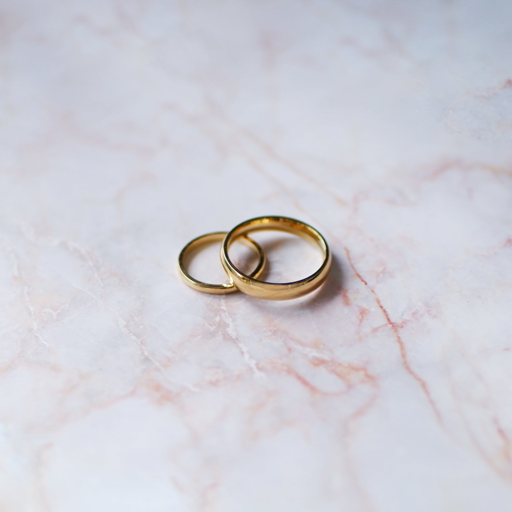 The Dainty Curved 3mm Band in Solid Gold