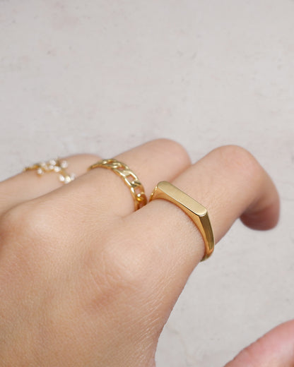 The Minimal Flat Signet Ring in Solid Gold