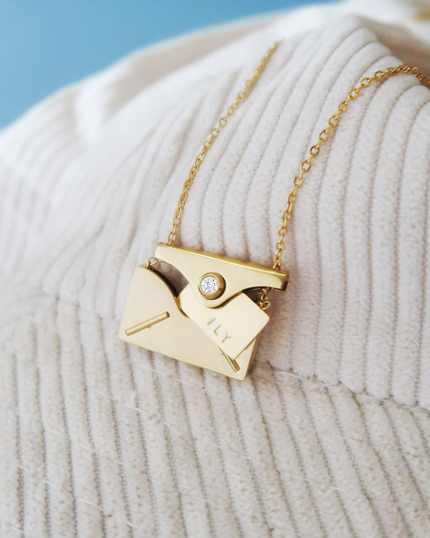 The Amore Envelope Solitaire Photo Necklace