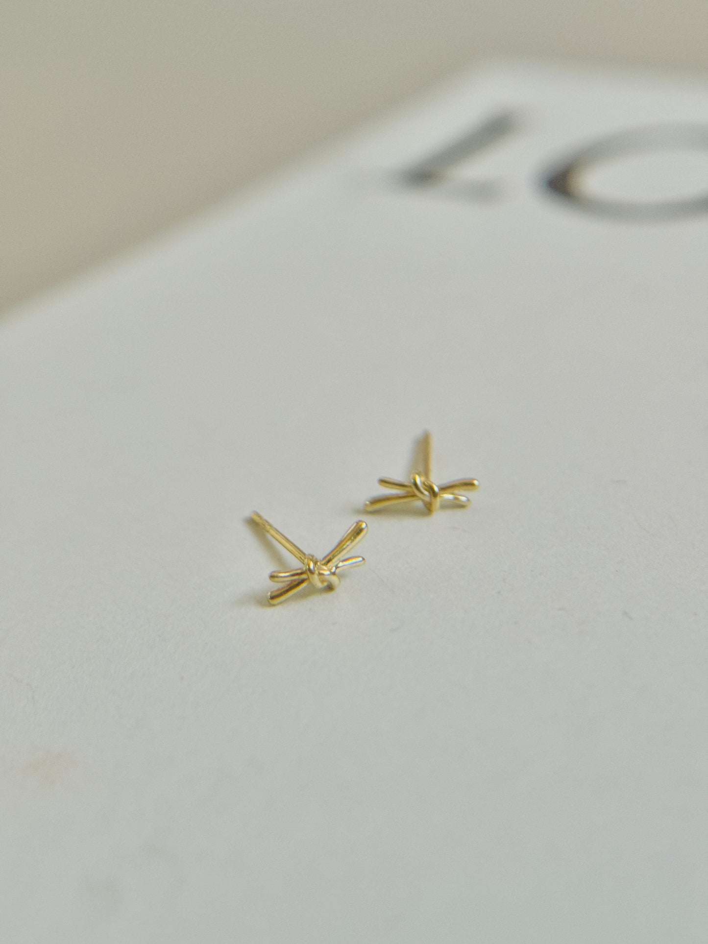 The Minimalist Knot Earrings in Solid Gold