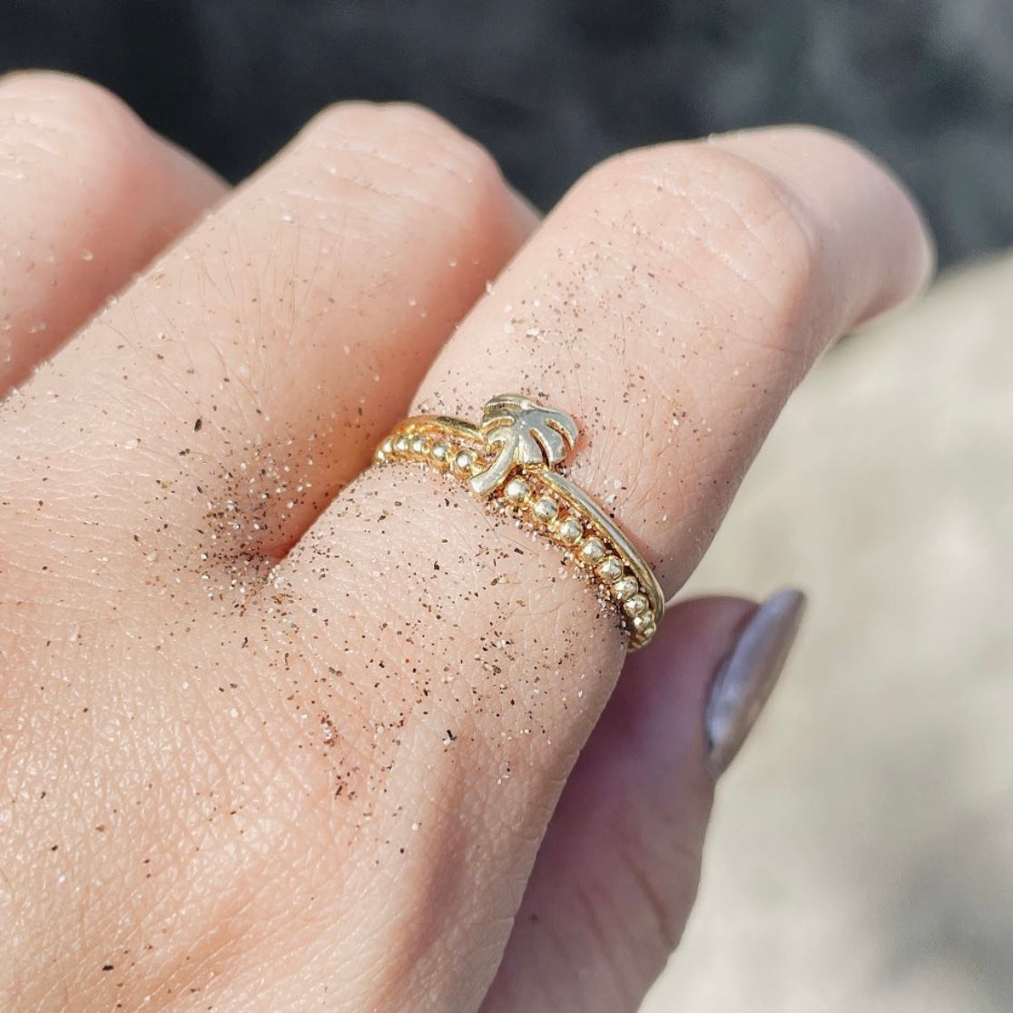 The Palm Tree Ring in Solid Gold