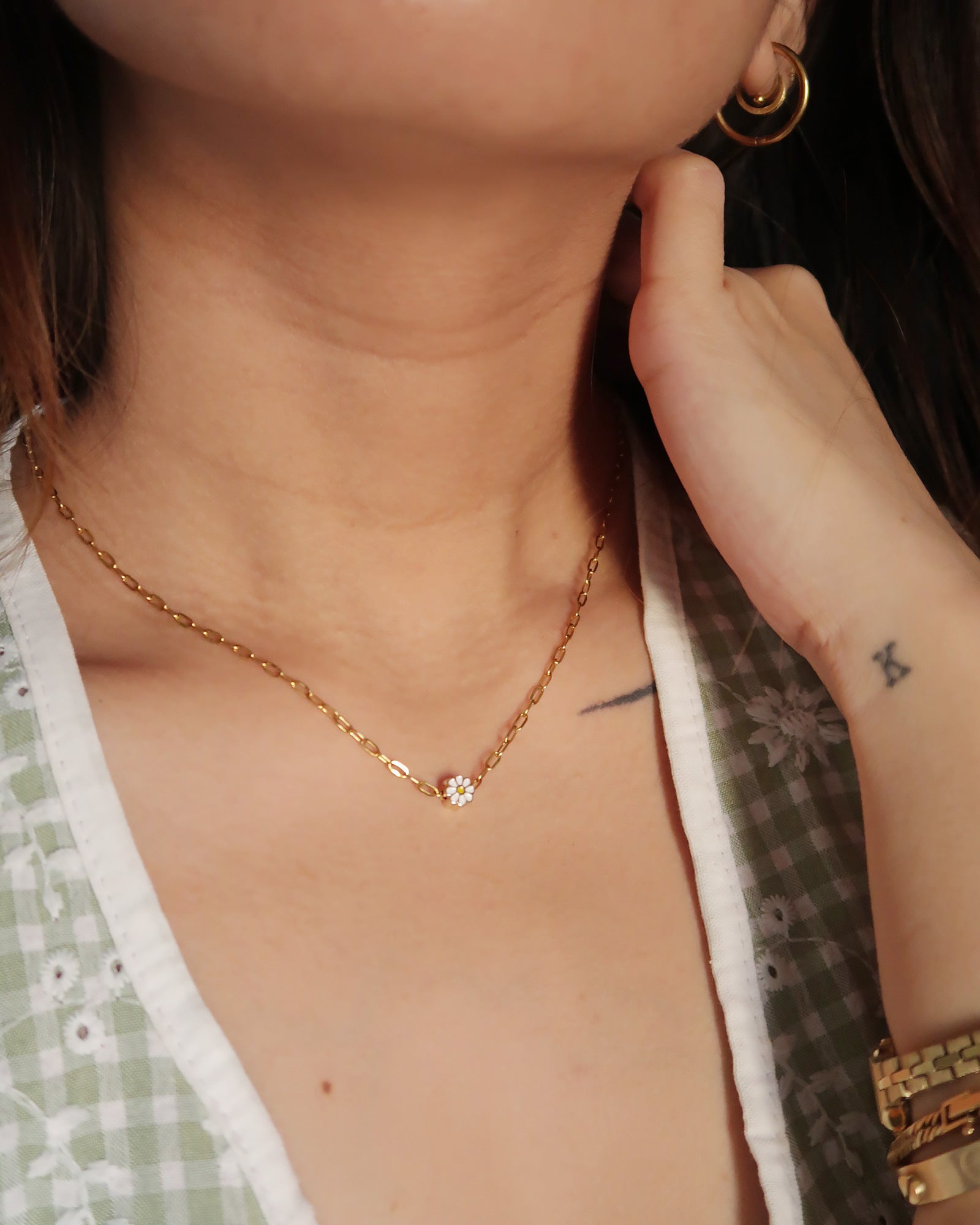 The Ultra Mini Daisy Filly Necklace