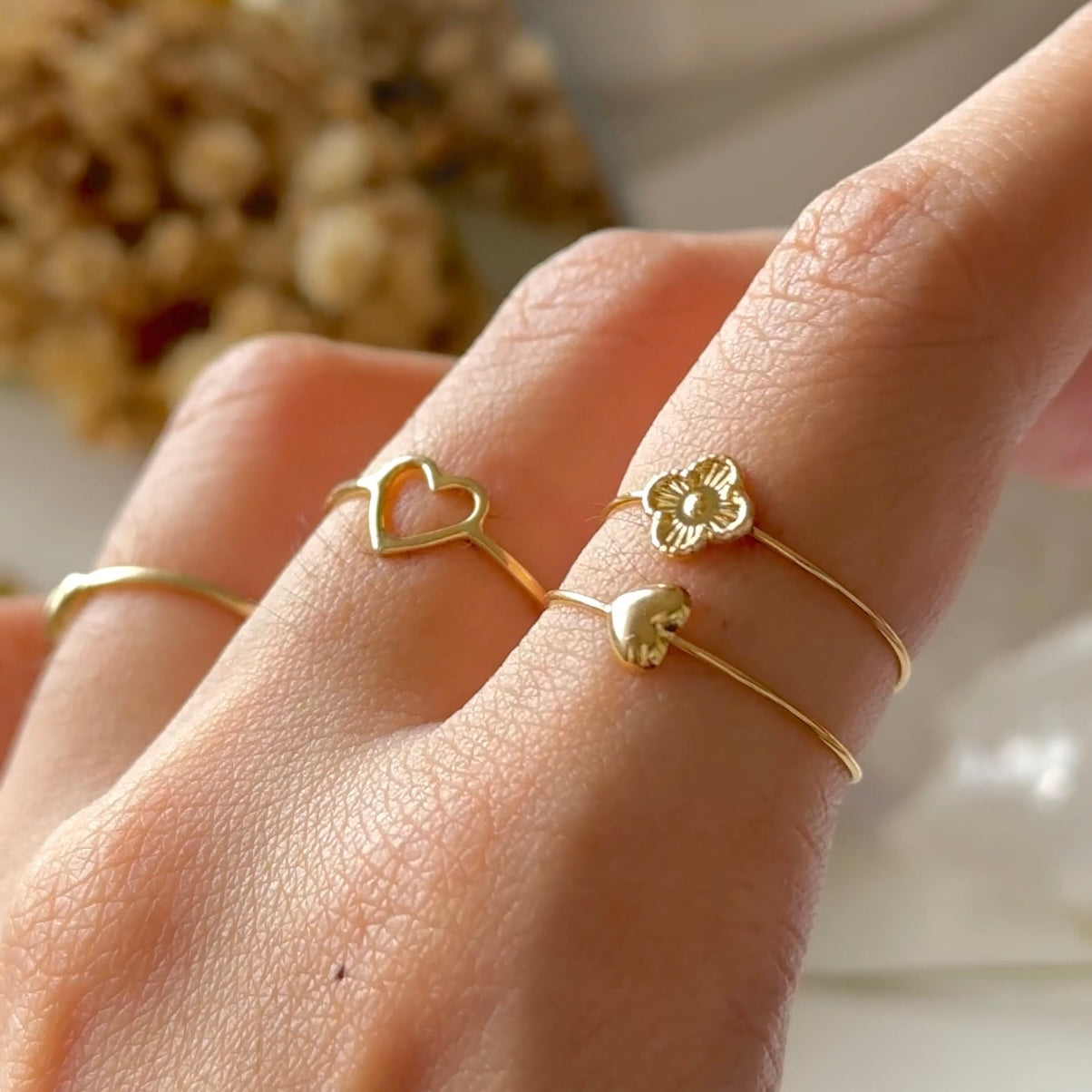 The Happy Heart Line Ring in Solid Gold