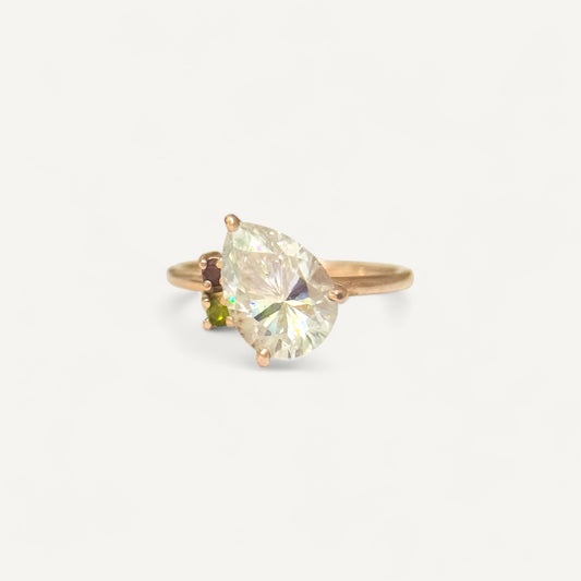 The Everlast Moissanite and Birthstone Ring in Solid Gold