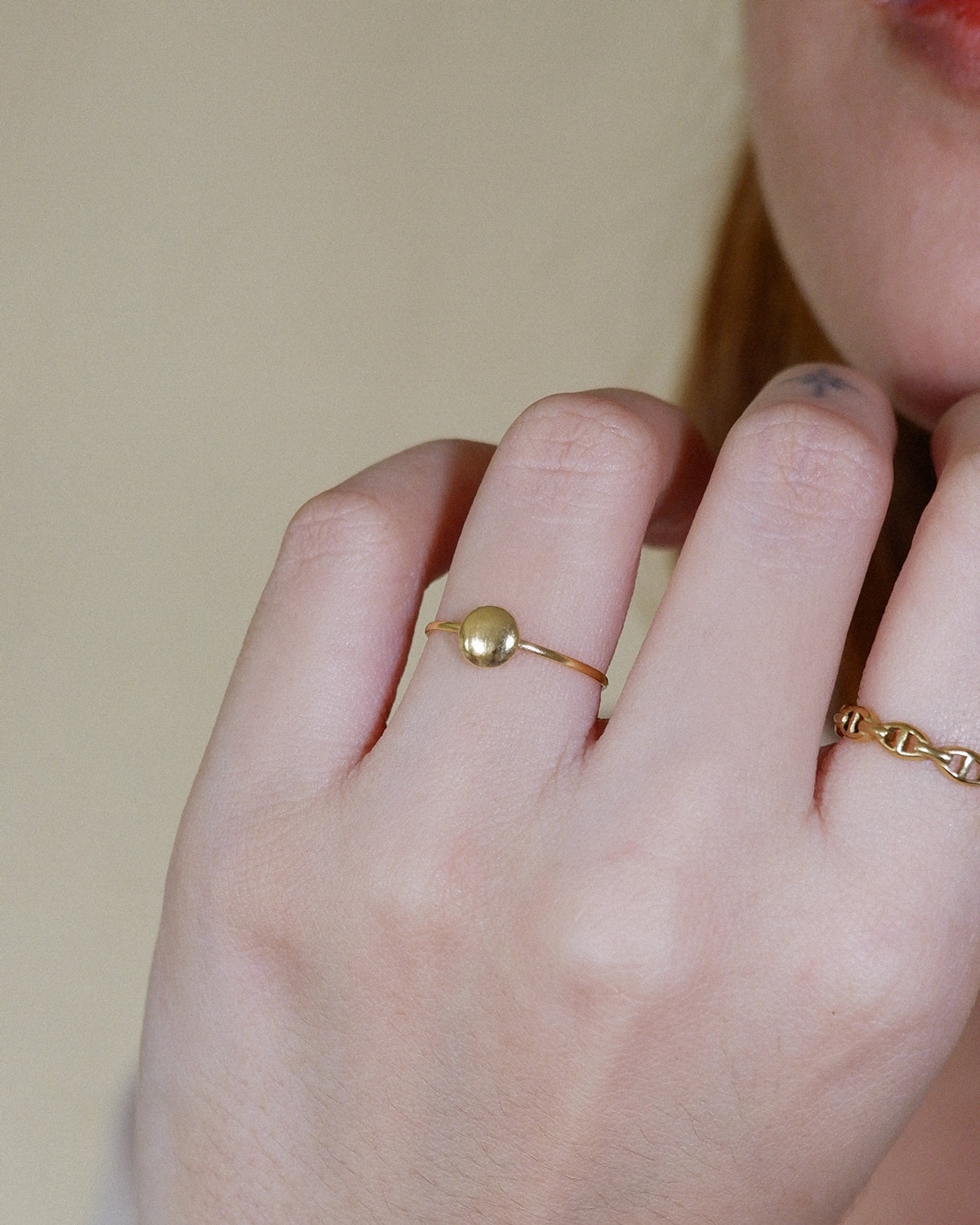 The Bubble Disc Ring in Solid Gold