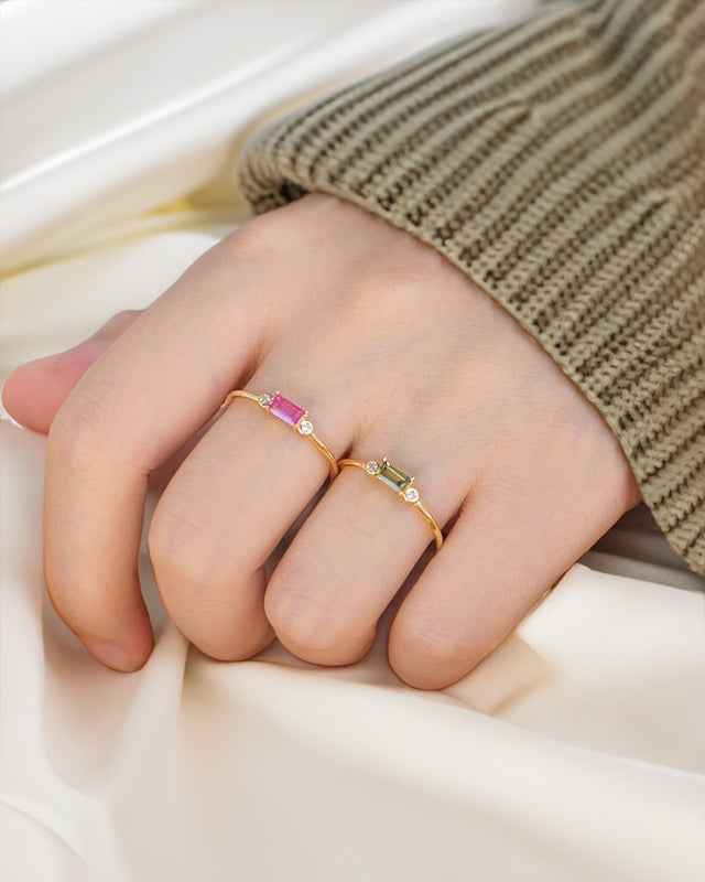 The Elio Baguette Ring