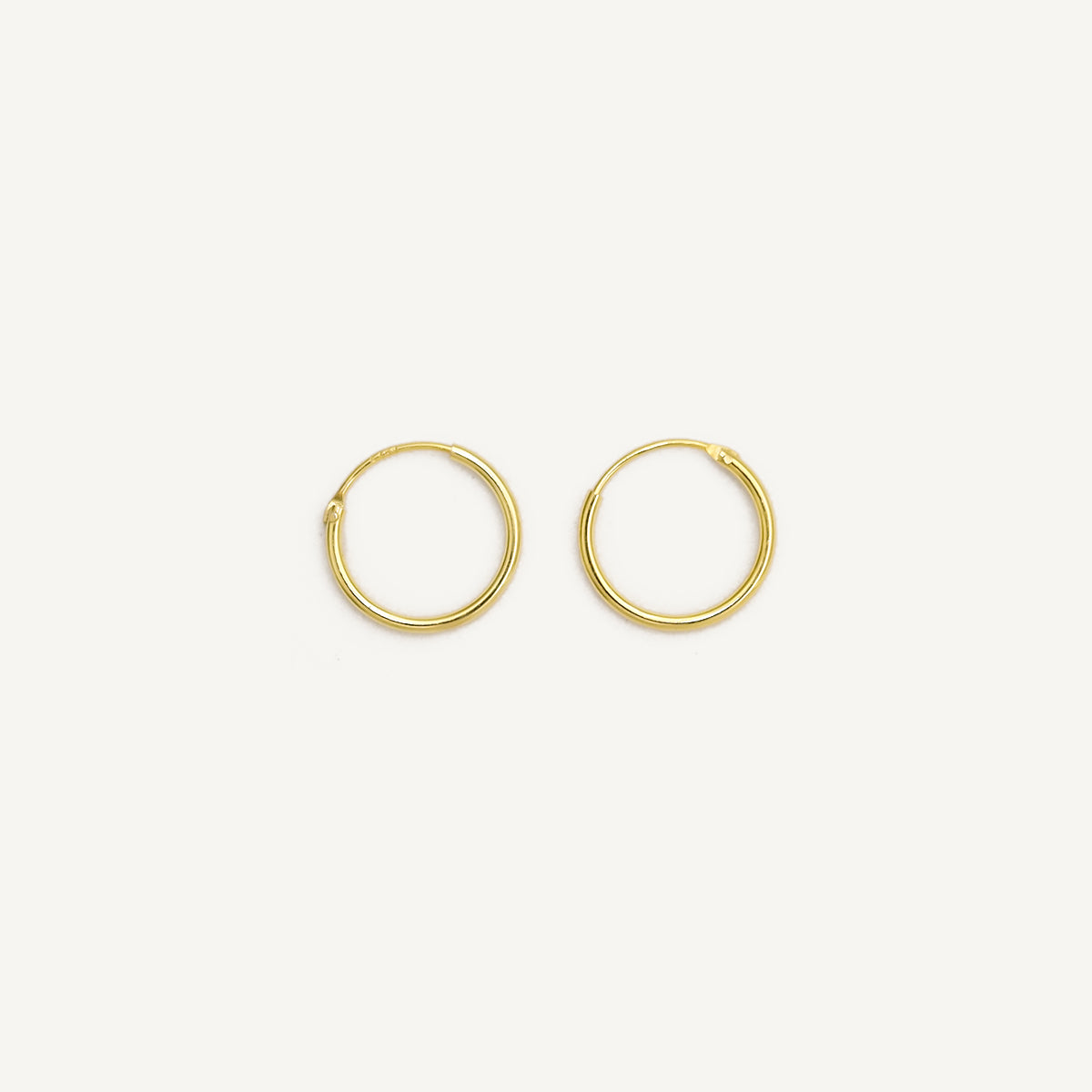 The Essential Petite Seamless Hoop Earrings