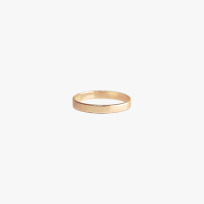 The Flat Stacker Band in Solid Gold
