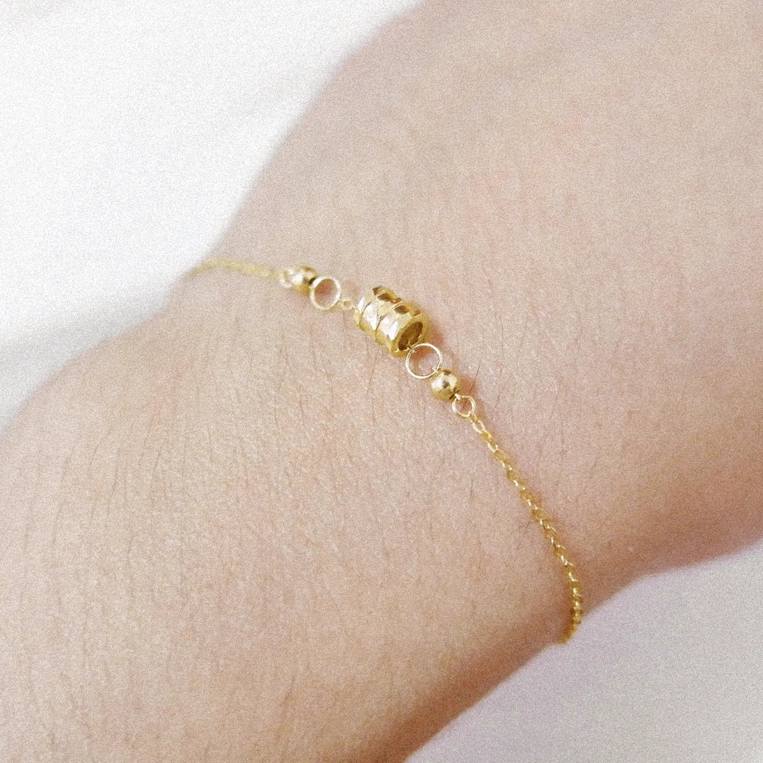 The Barrel Bracelet in Solid Gold