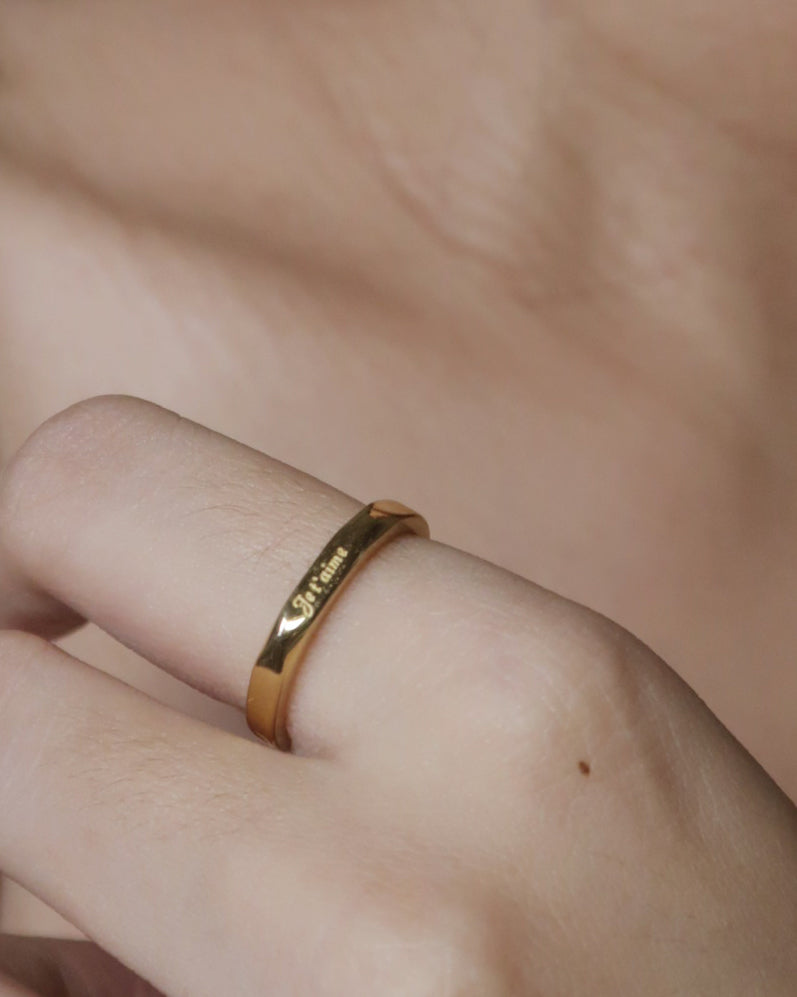 The Je T'aime Flat Signet Ring