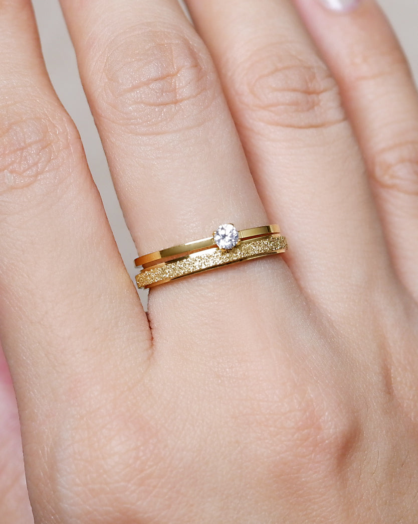 The Frost Illusion and Four-Prong Solitaire Ring Bundle