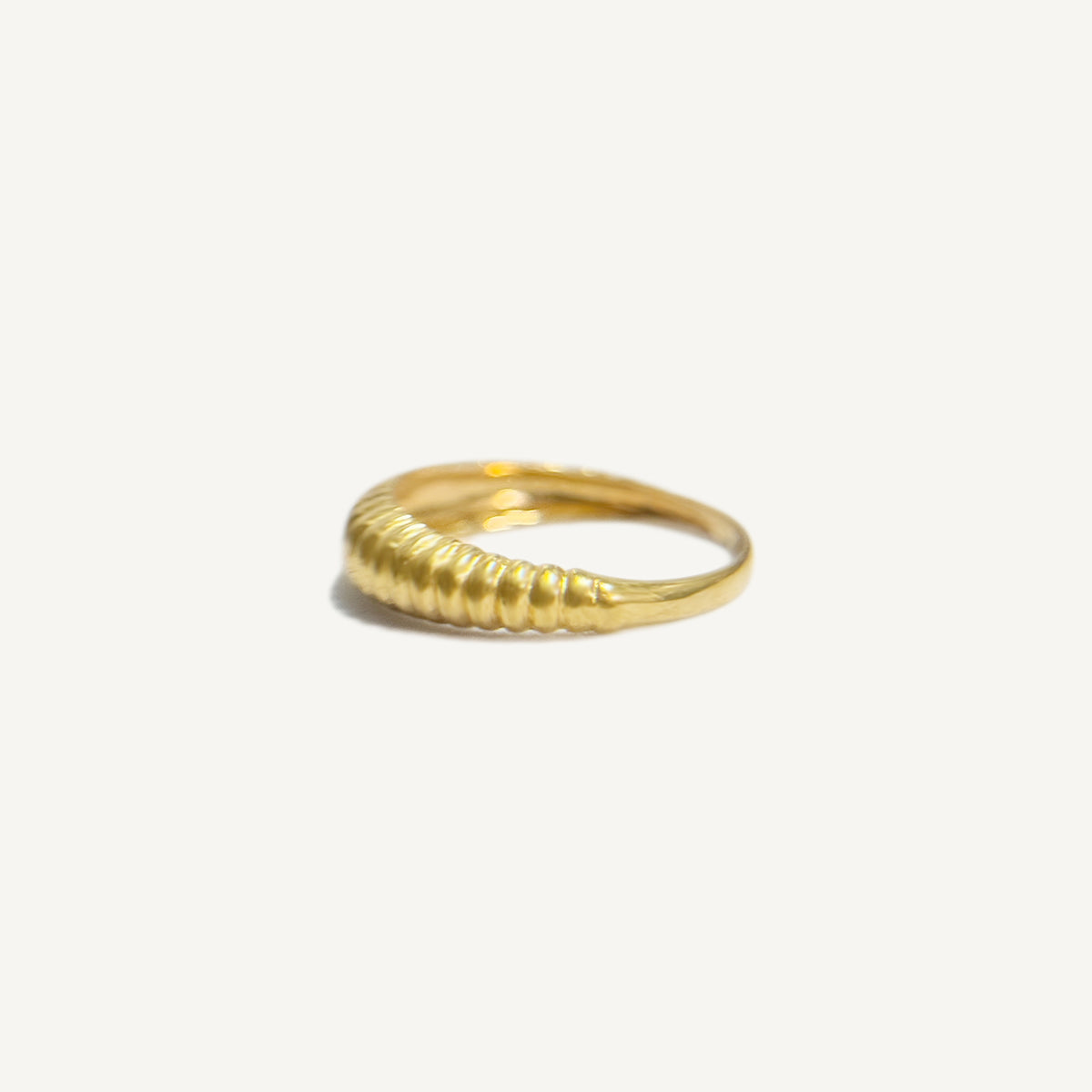 (One-off Piece) Linear Dome Ring in Solid Gold