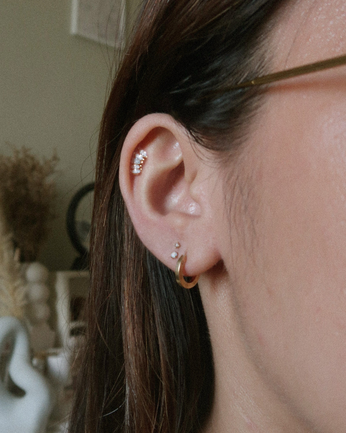 The Marquise Glow Curved Screw Back Barbell