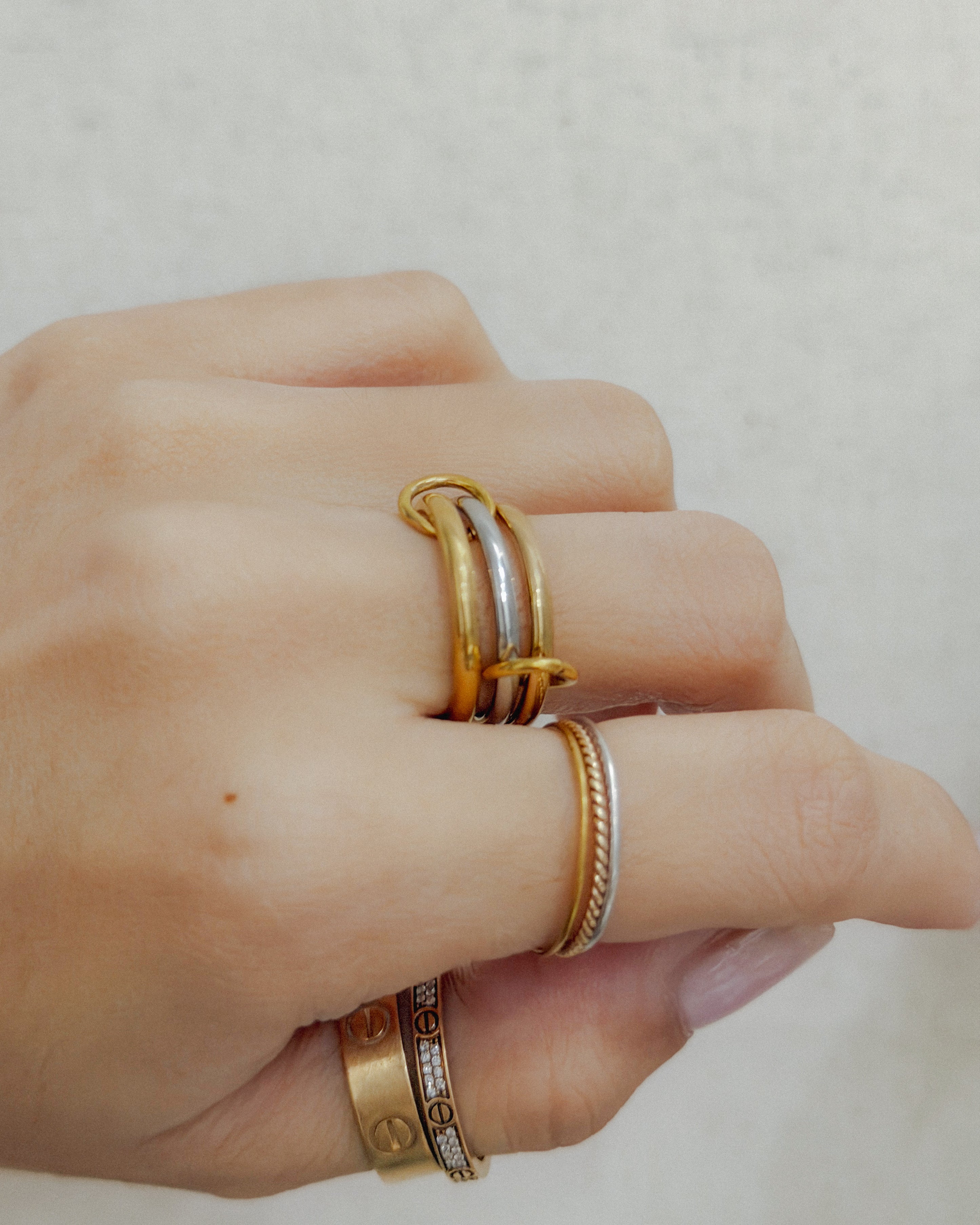 The Two-Tone Connected Ring | Holiday Shop