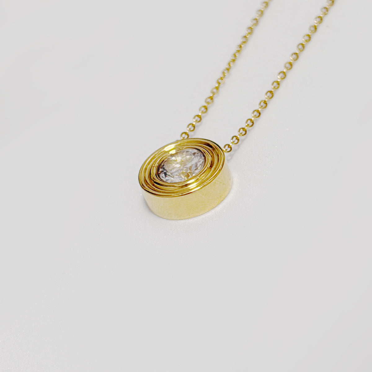 Multi Bezel Classic Haze Solitaire Necklace