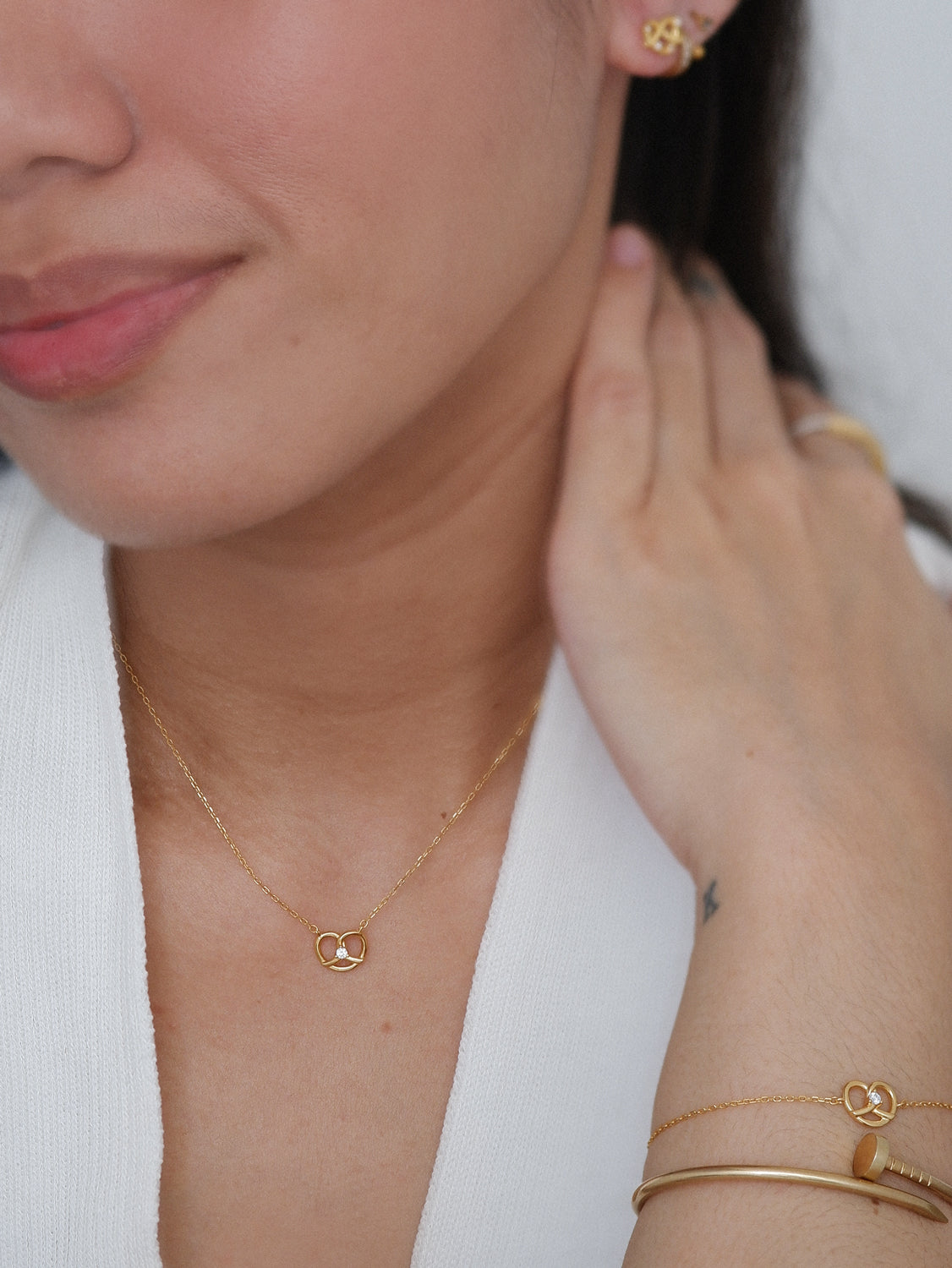 The Pretzel Knot Heart Solitaire Necklace