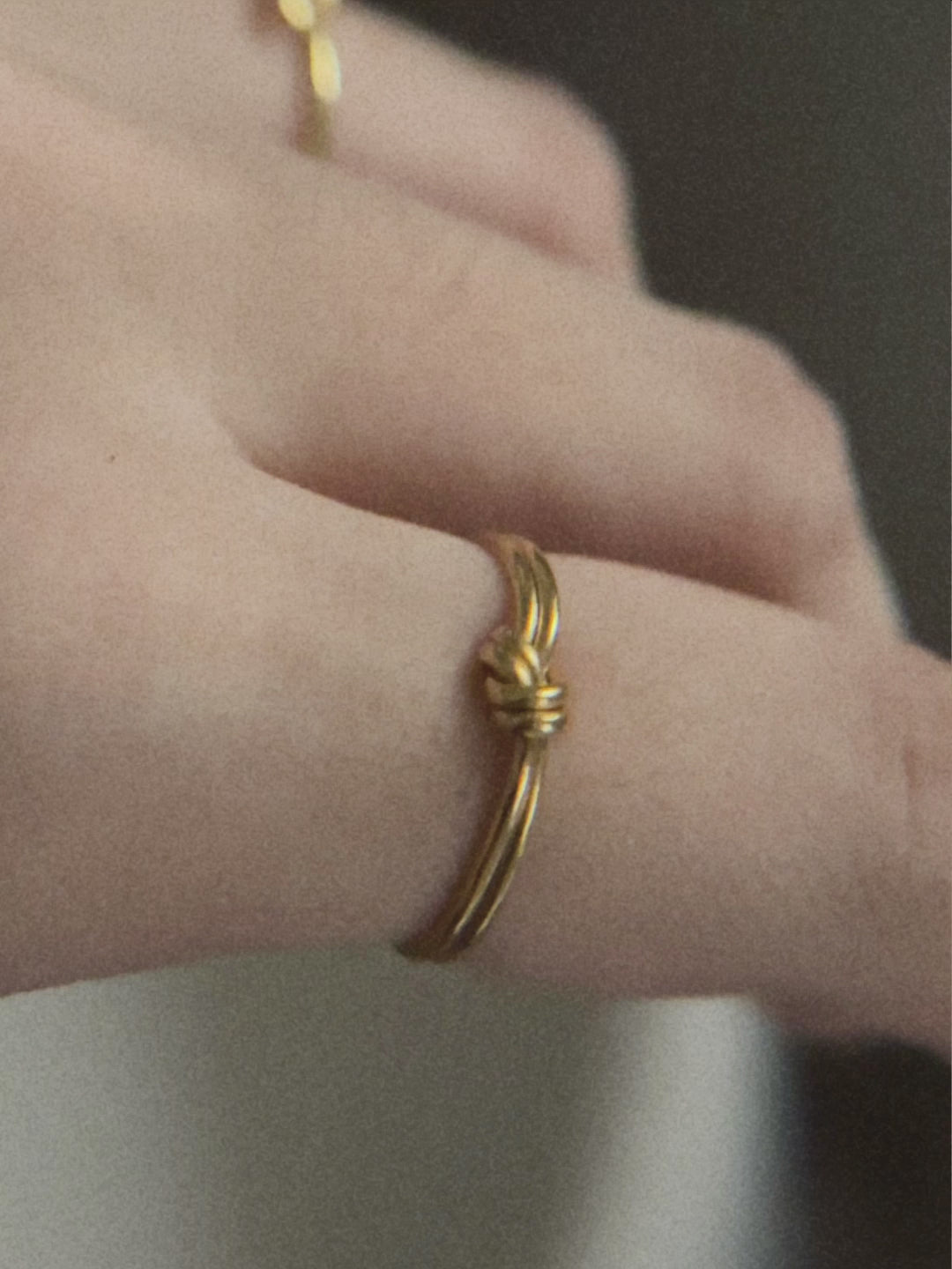 The Double Knot Ring