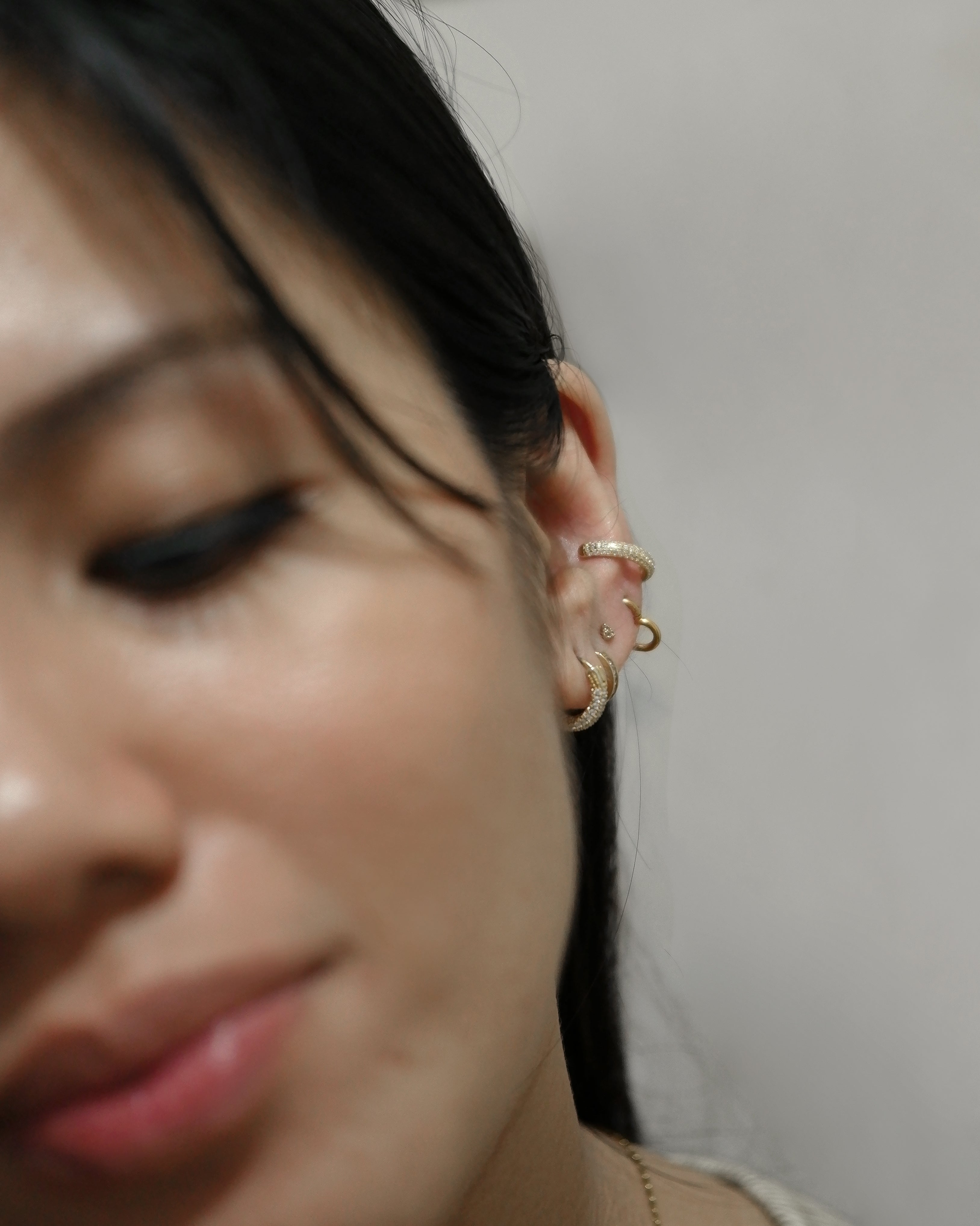 Semi Pave Heart Seamless Huggies