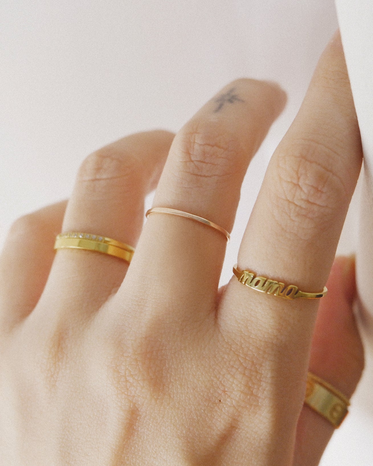 The Modern Stack - Skinny 1mm Band in Solid Gold