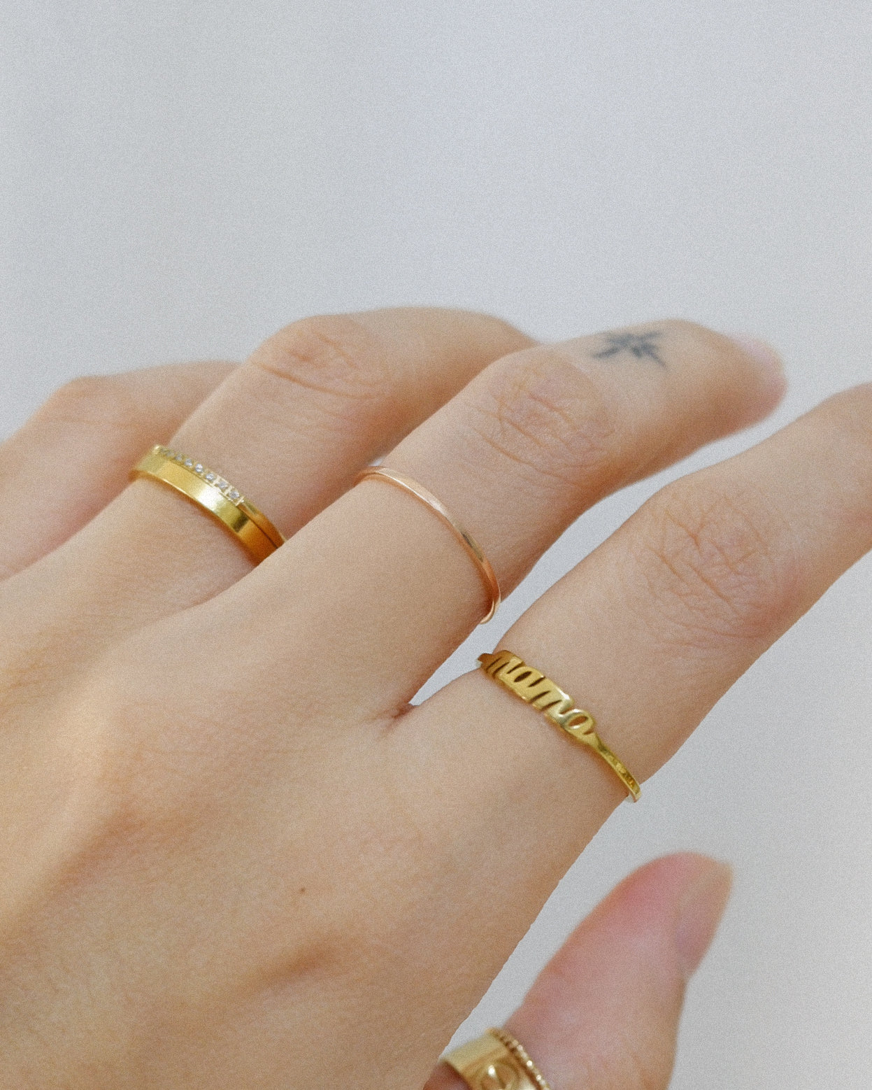 The Modern Stack - Skinny 1mm Band in Solid Gold