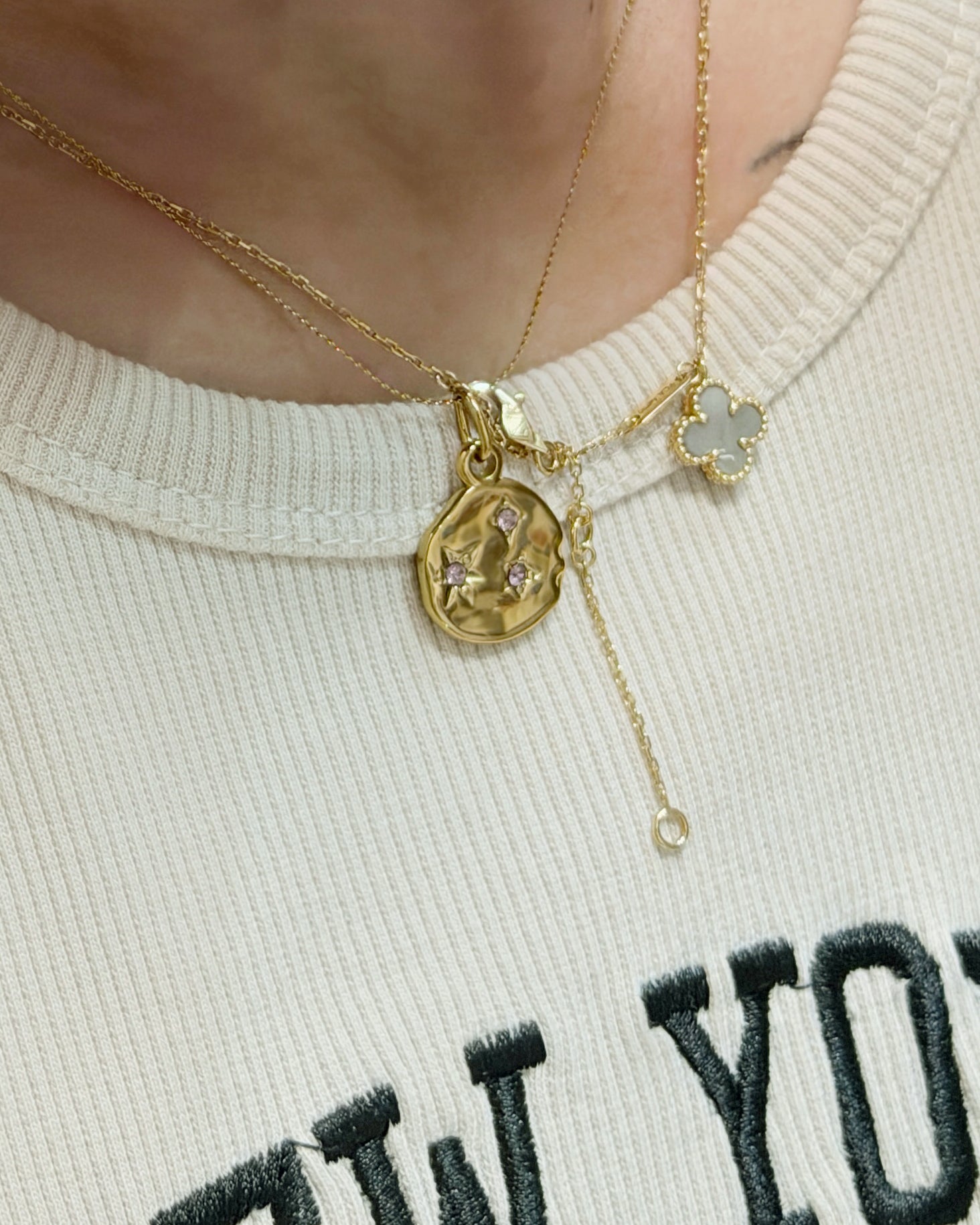The Wavy Disc Scattered Birthstone Necklace