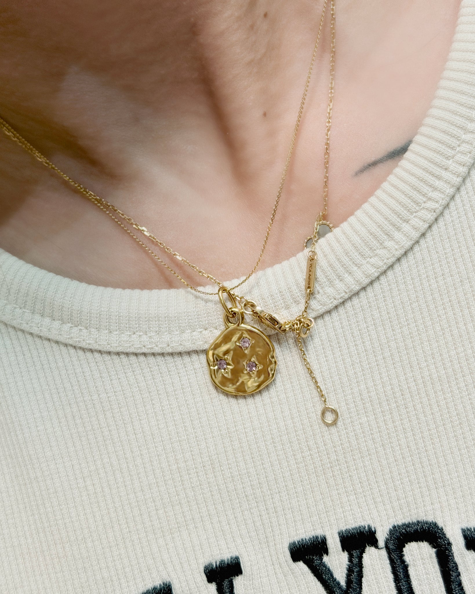 The Wavy Disc Scattered Birthstone Necklace