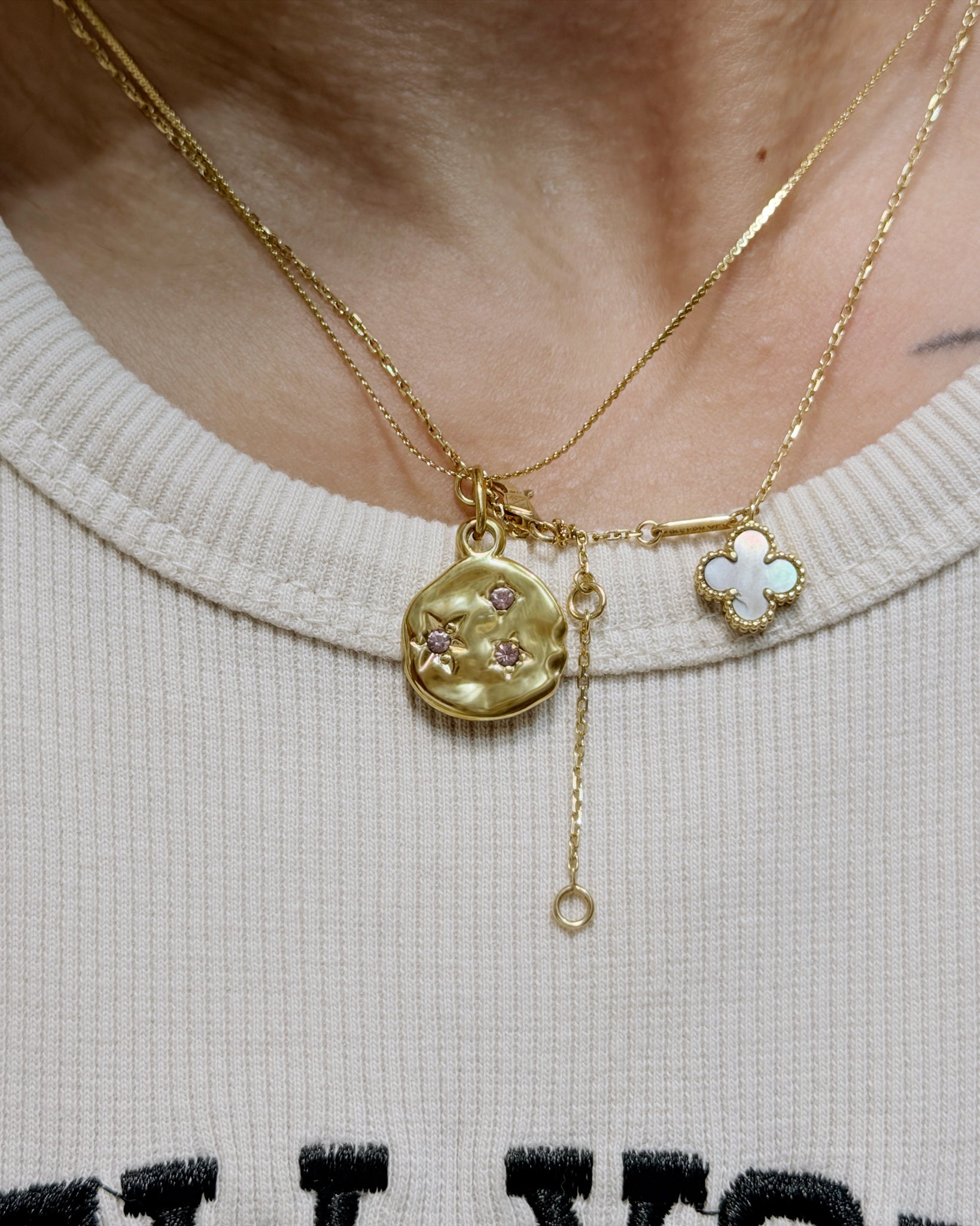 The Wavy Disc Scattered Birthstone Necklace