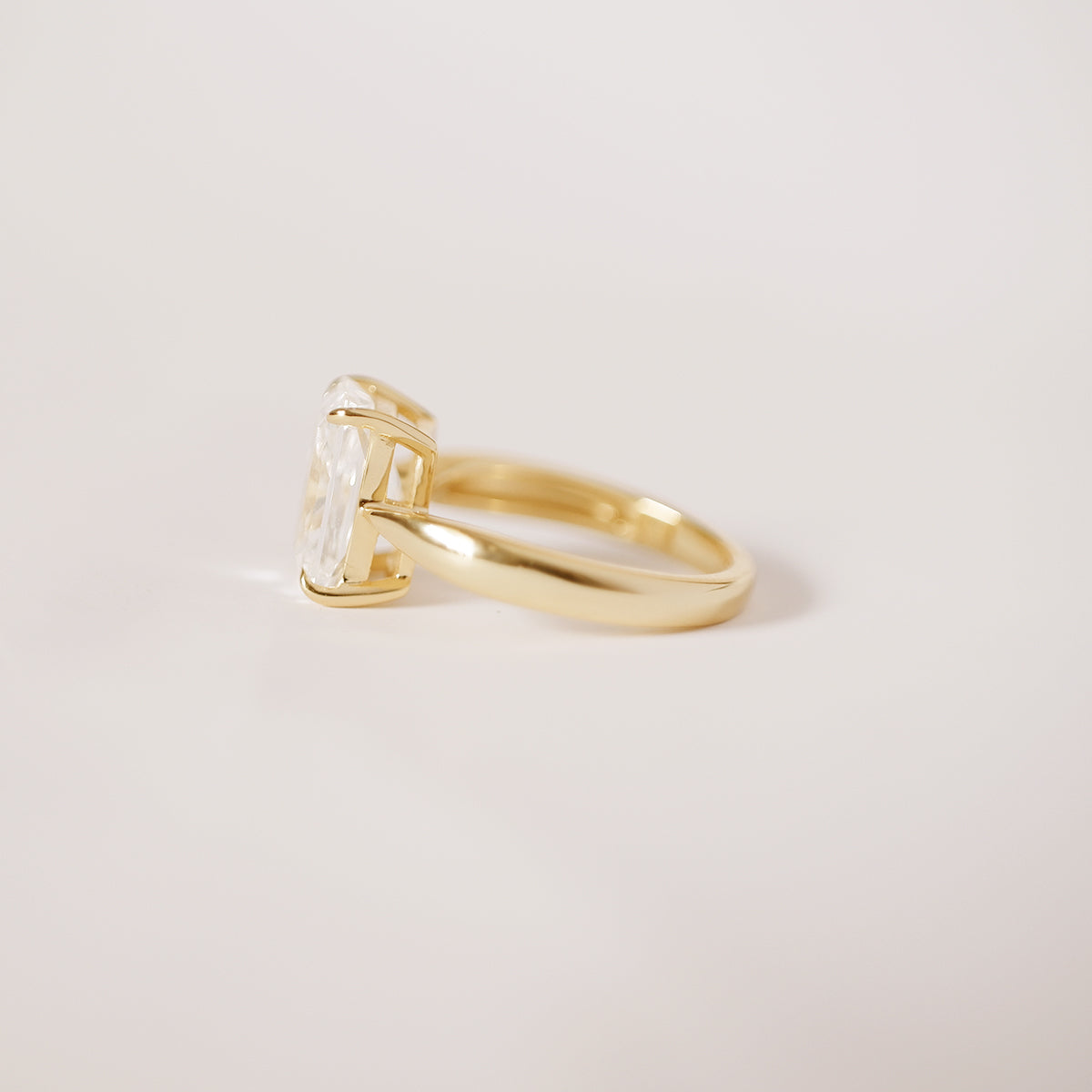 The Willow Radiant Diamond Knot Band