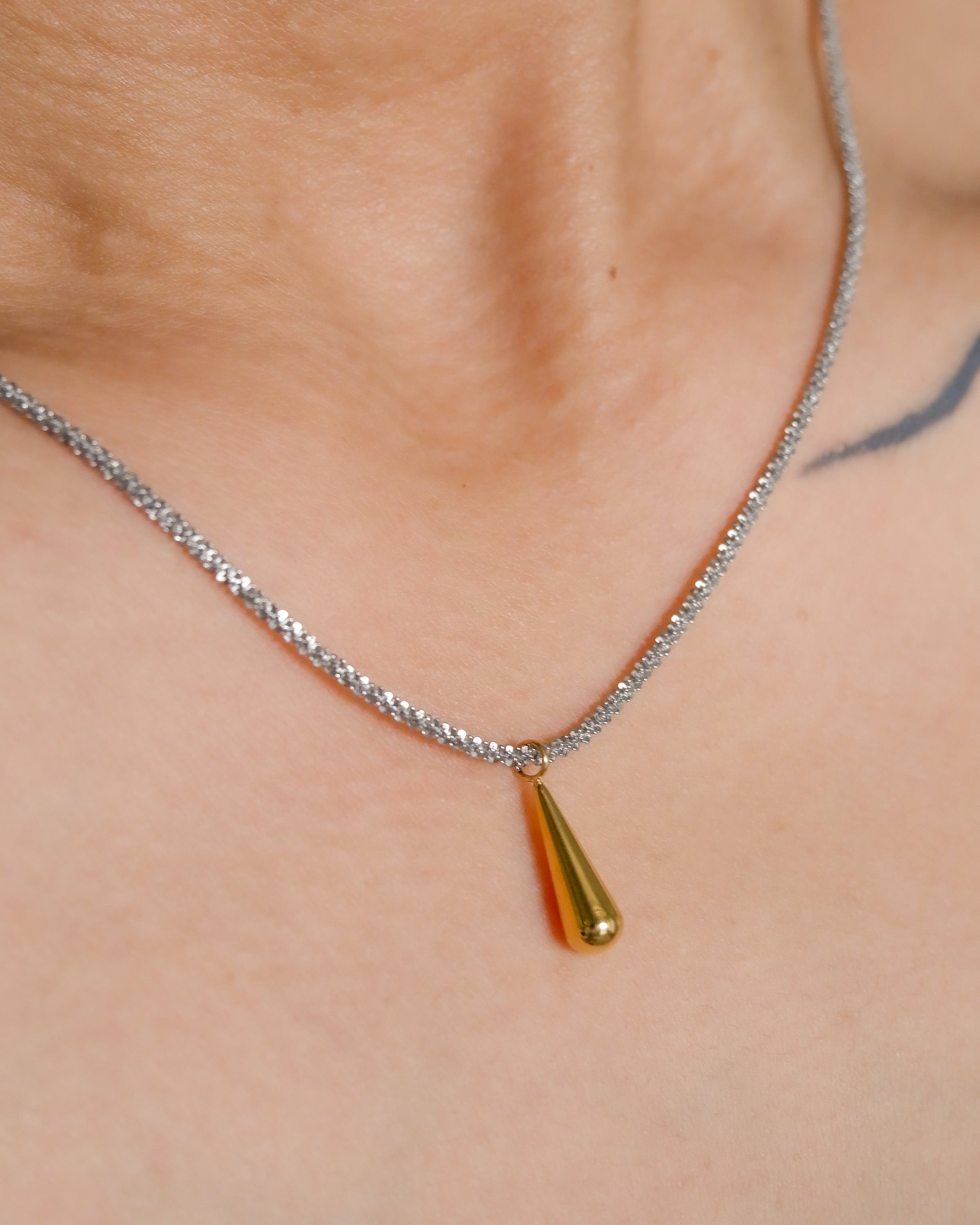 The Water Drop Starry Necklace