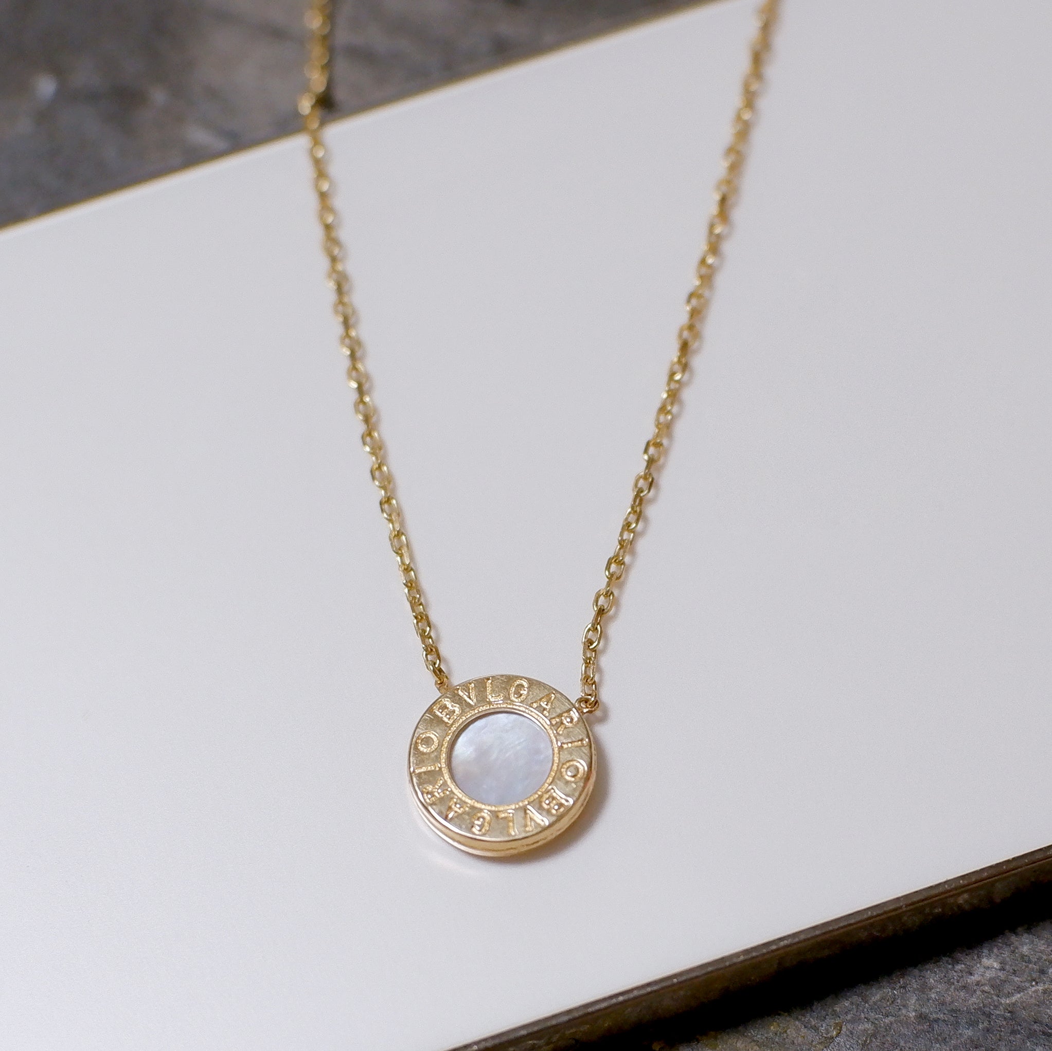 (One-off Piece) The Designer Centered Pearl Necklace in Solid Gold