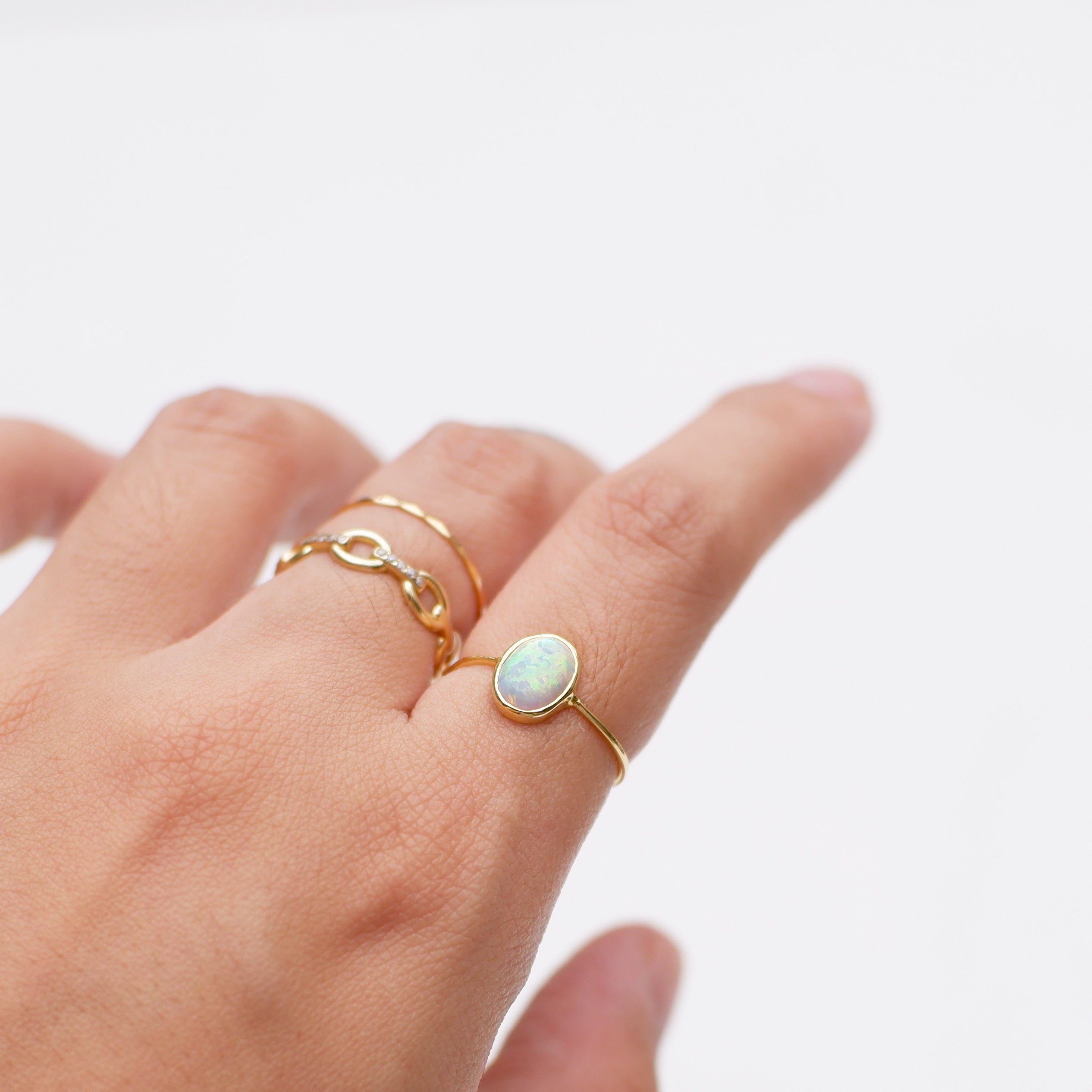 The Oval Birthstone Ring in Solid Gold