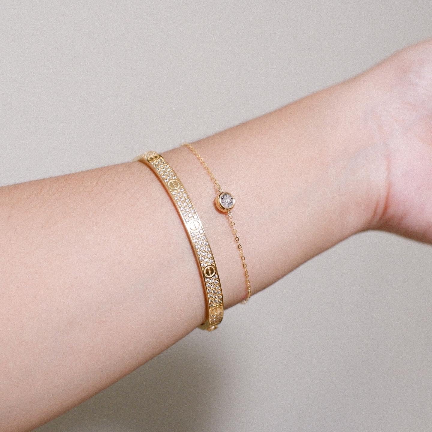 (Handed-down) The Full Pavé Bangle in Solid Gold