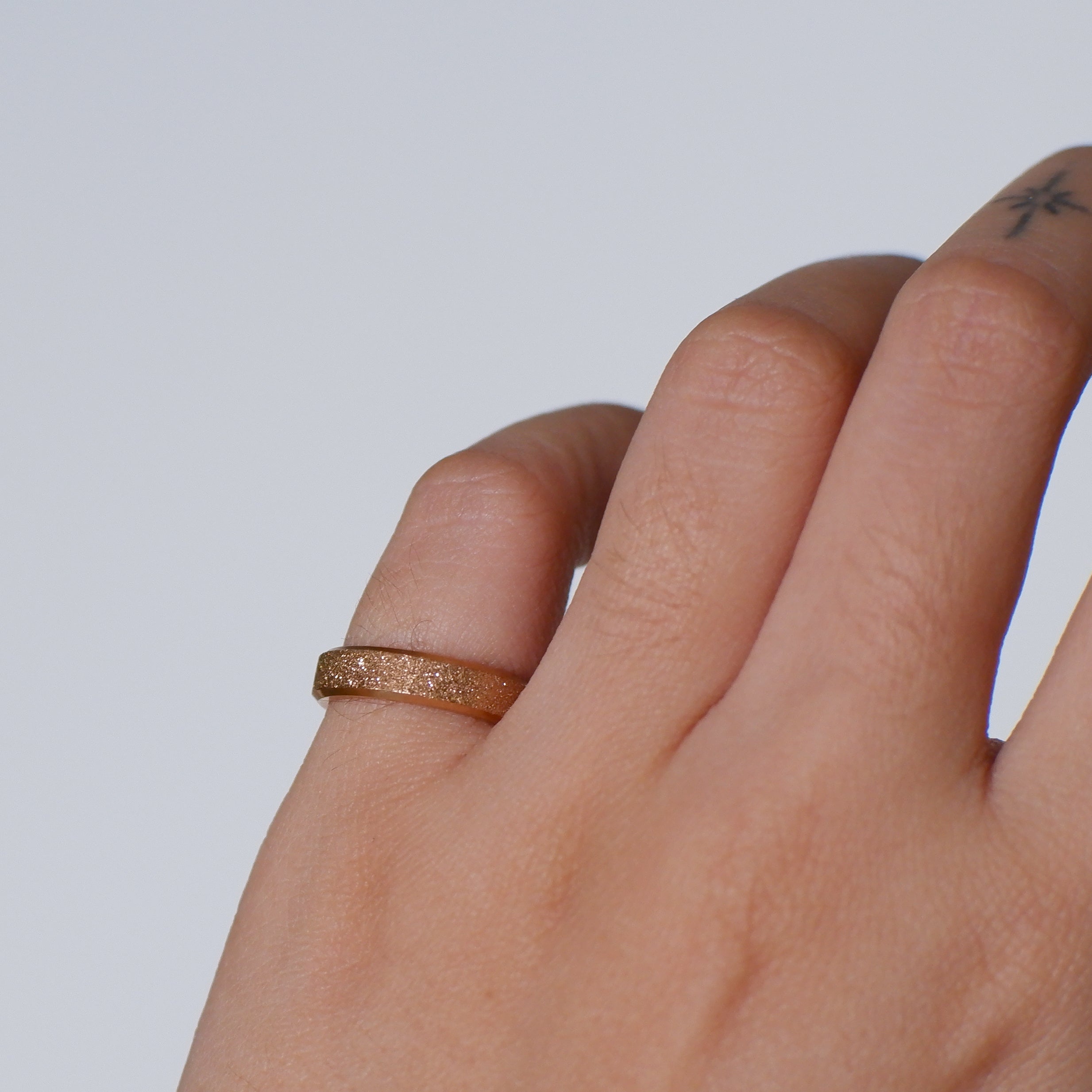 The Frost Illusion Ring in 4mm