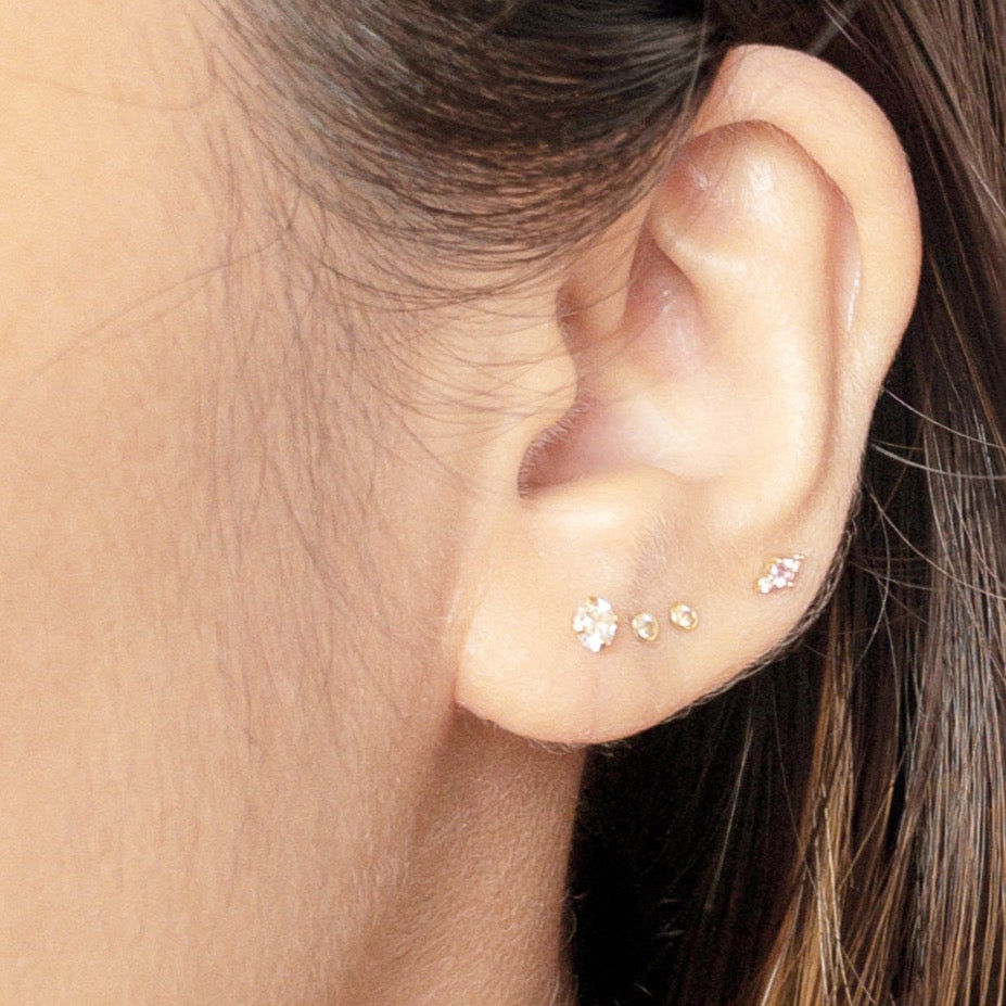 The Solitaire Easy Studs in Solid Gold