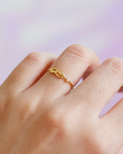 The Infinity Solitaire Ring in Solid Gold
