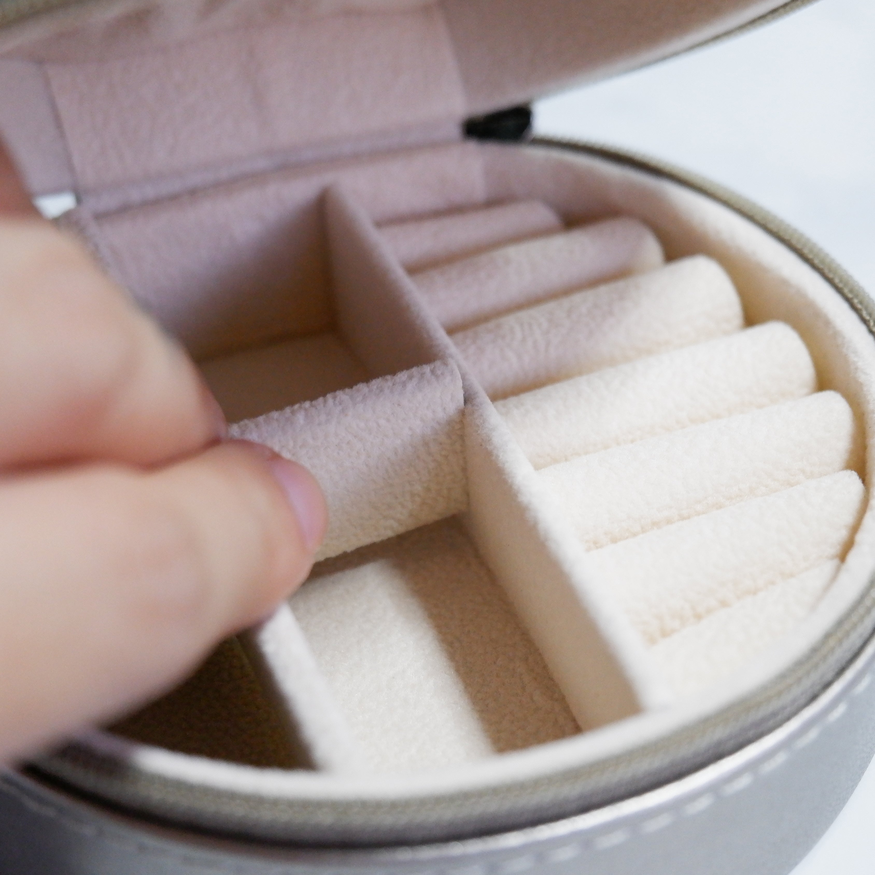 Neutrals On-the-Go Case