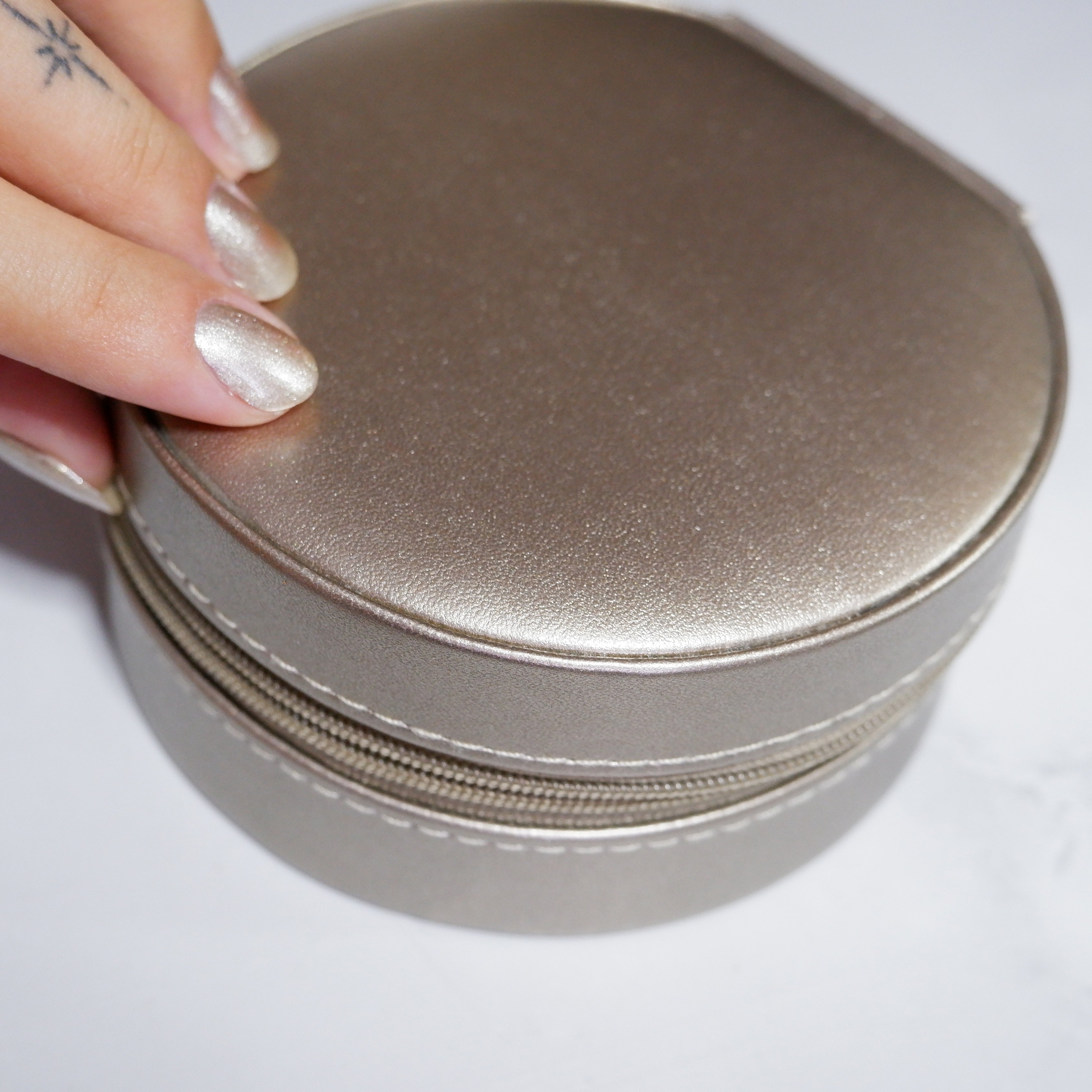 Neutrals On-the-Go Case