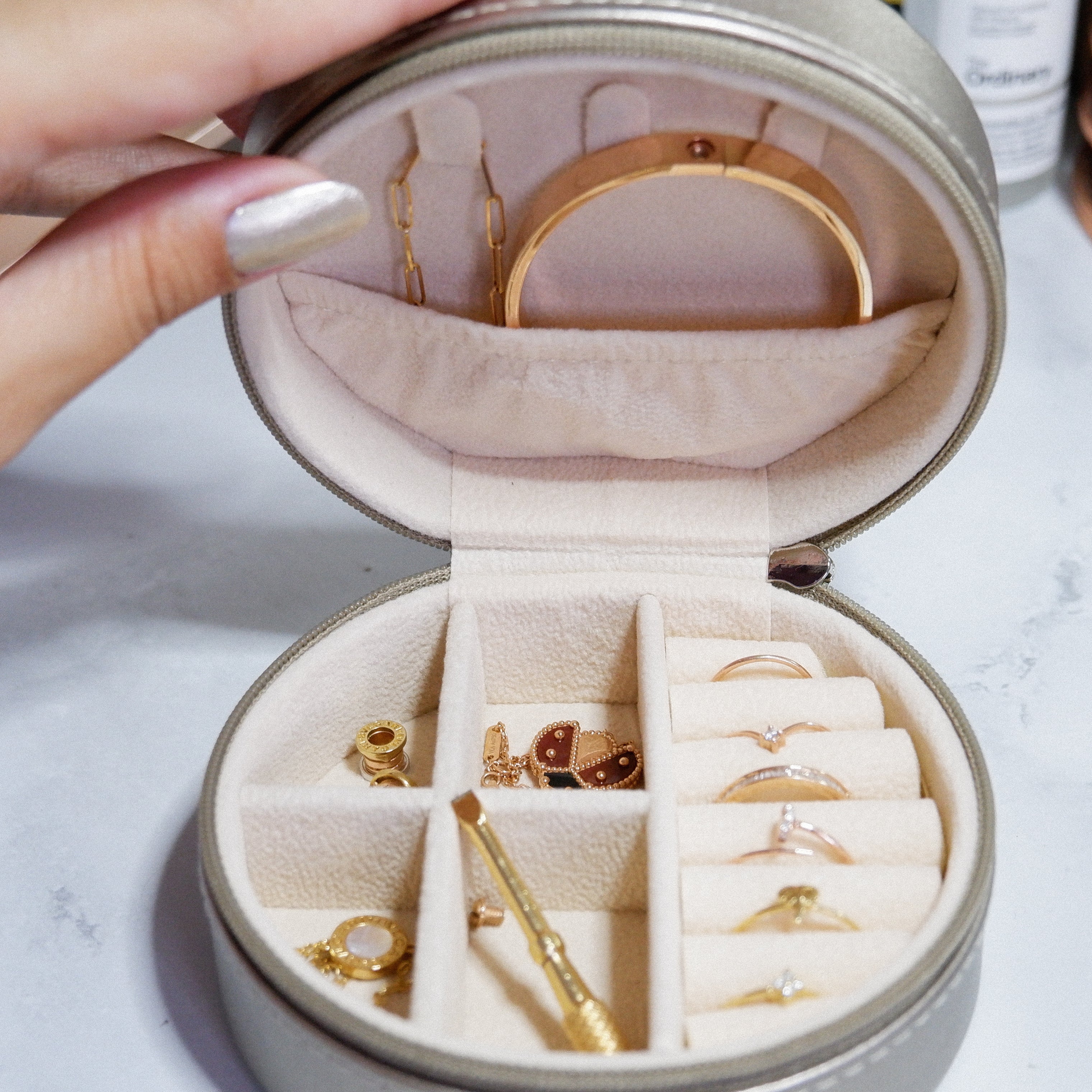 Neutrals On-the-Go Case