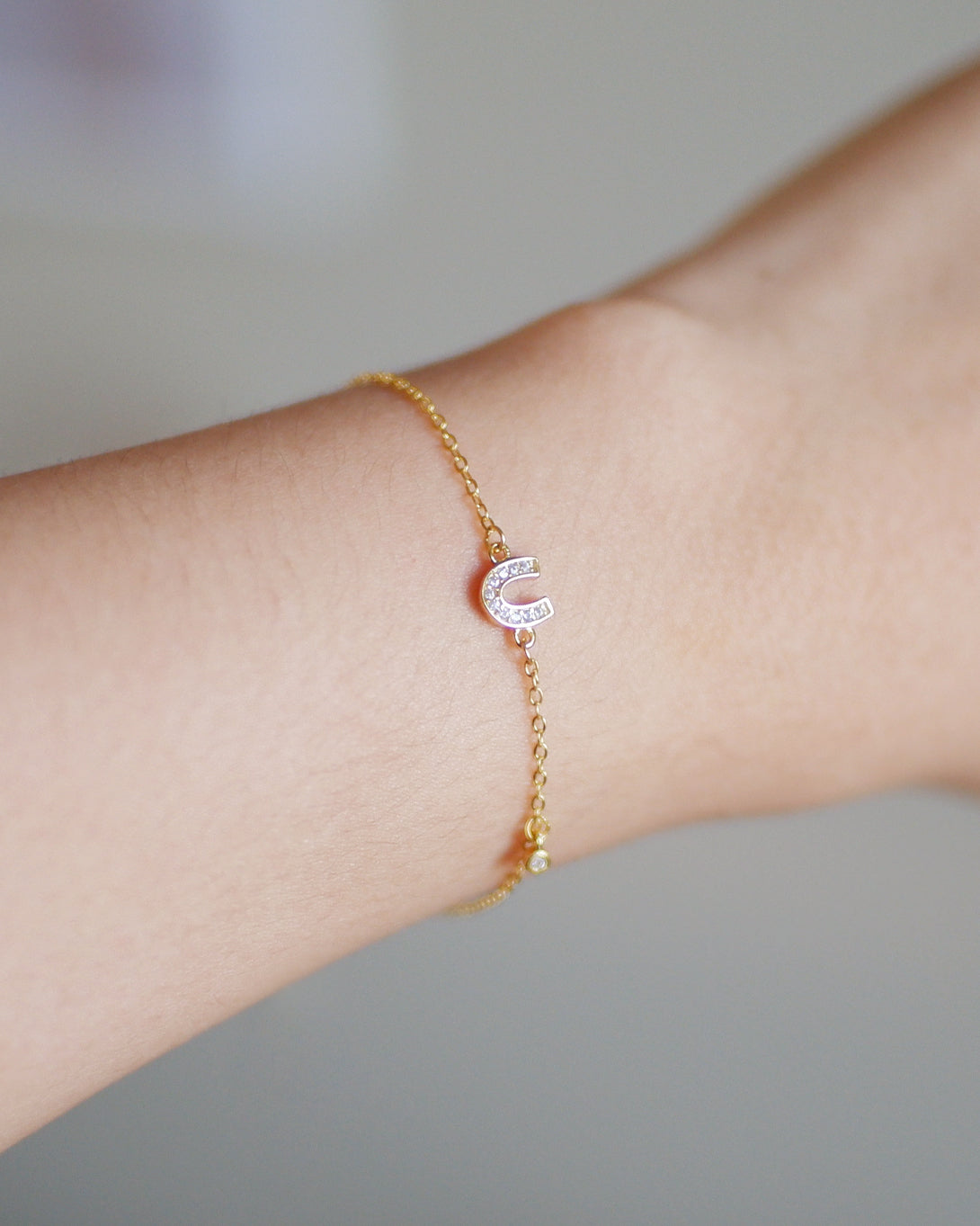 The Horseshoe Dangling Solitaire Bracelet