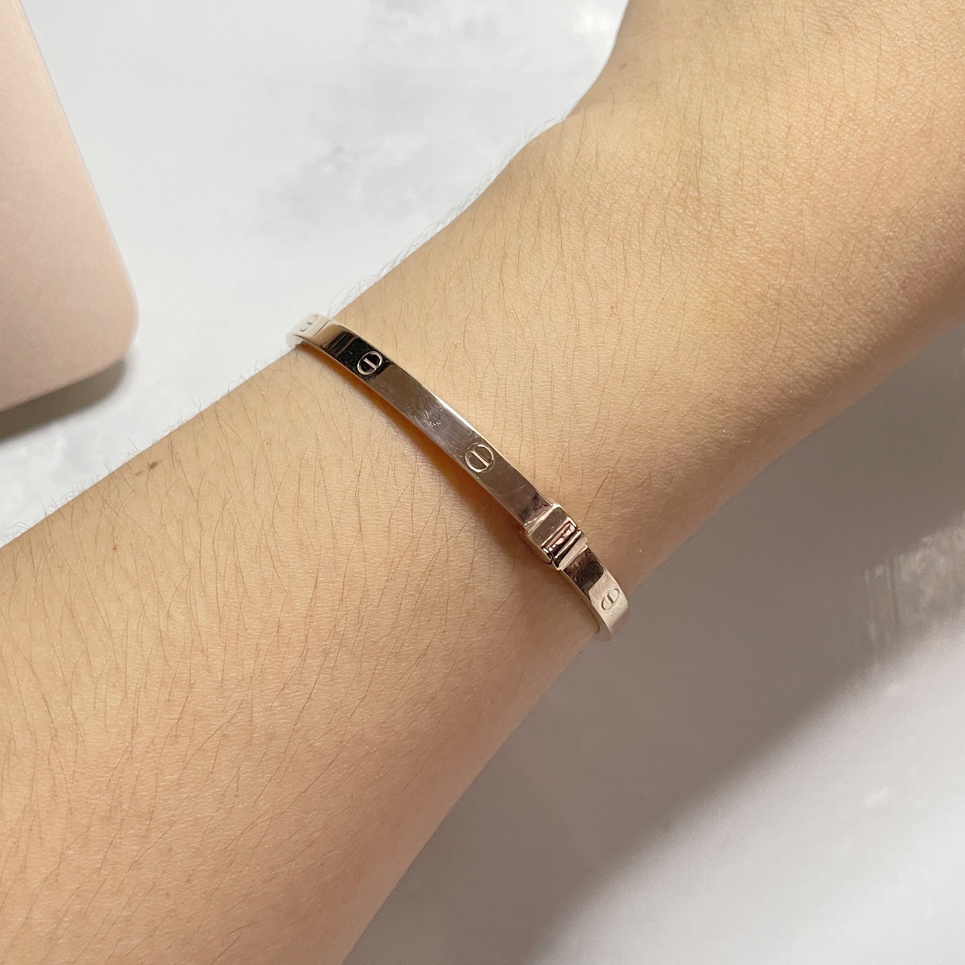 The Slim Designer Clip Lock Bangle in Solid Gold – Flecked with Gold