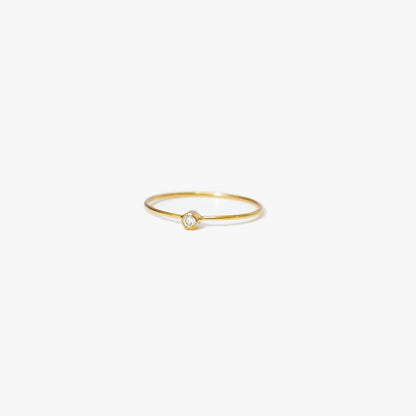 The Classic Diamond Ring in Solid Gold