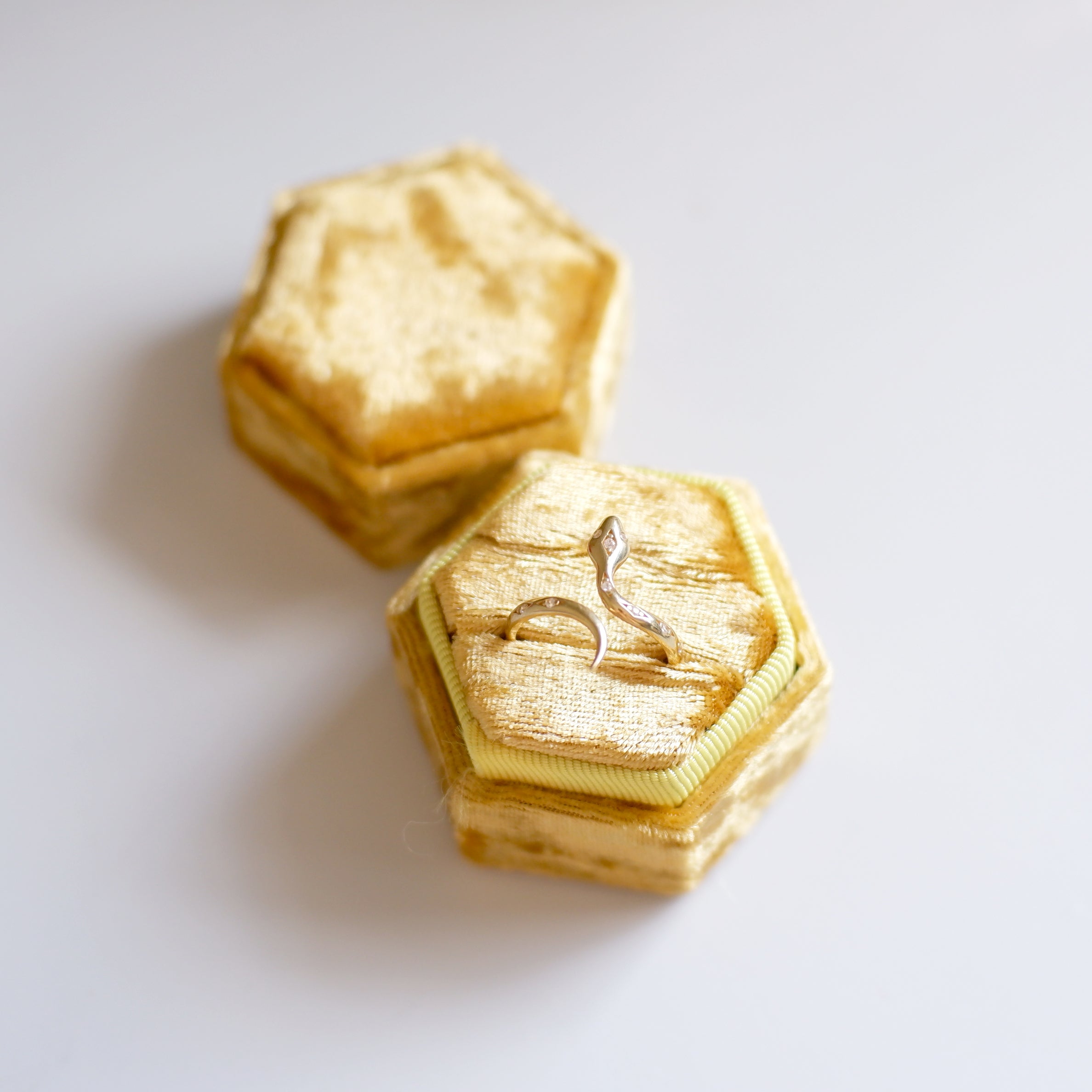 Luxe Velvet Ring Box in Gold