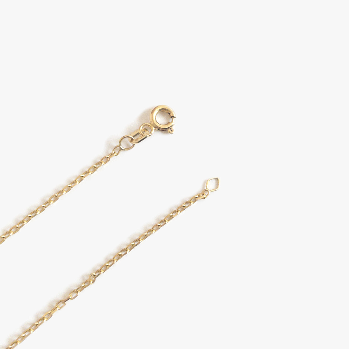 The Minimalist Hardware Bracelet in Solid Gold