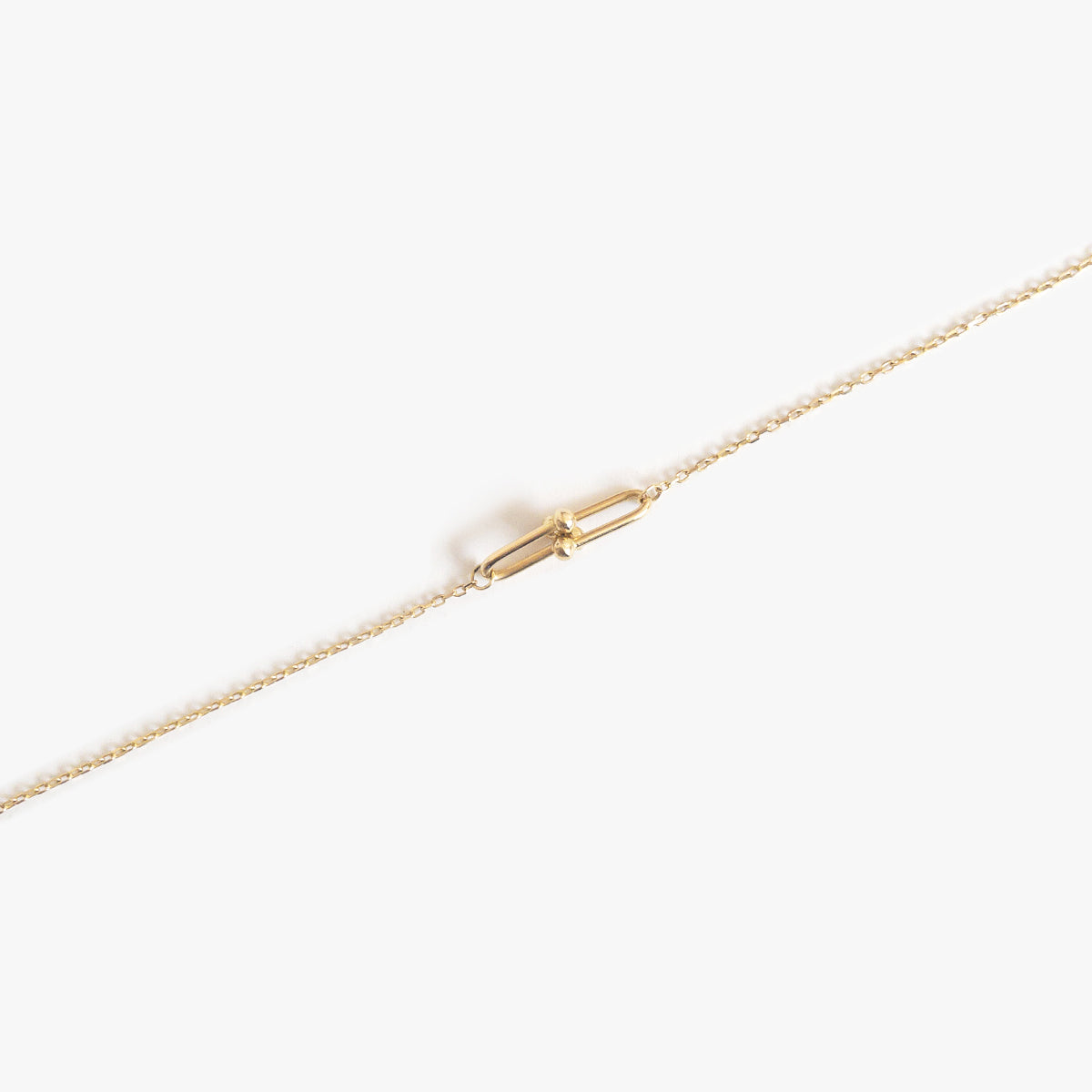 The Minimalist Hardware Bracelet in Solid Gold