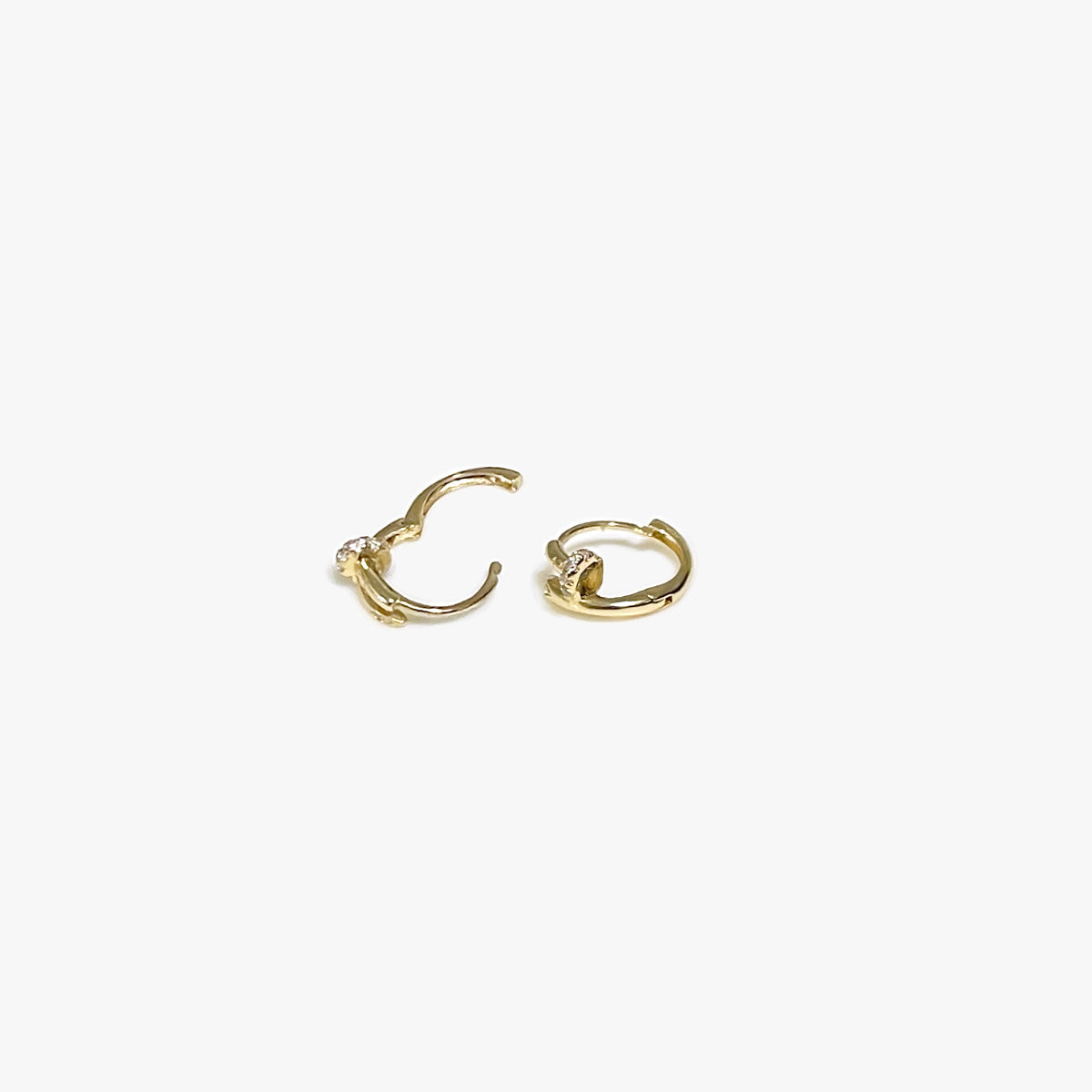 The Nail Huggies in Solid Gold