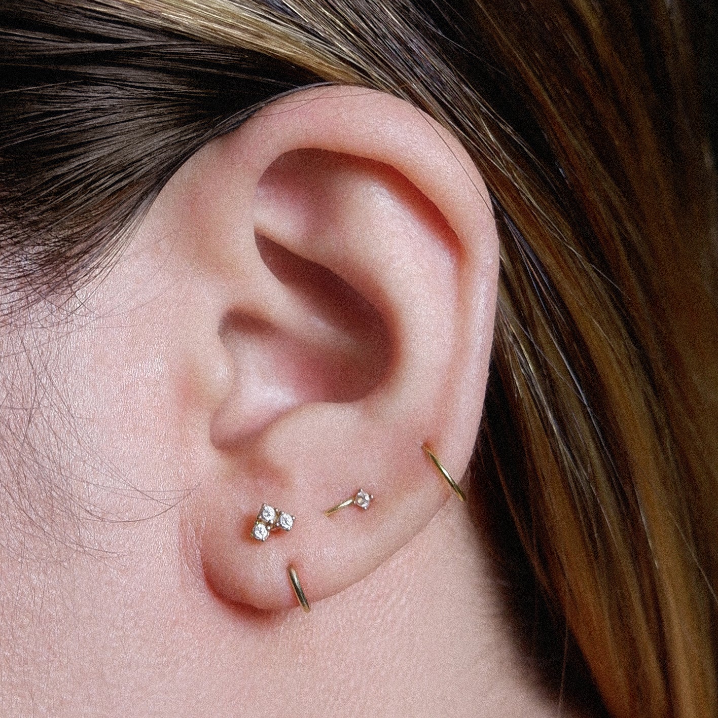 The Essential Seamless Earrings in Solid Gold